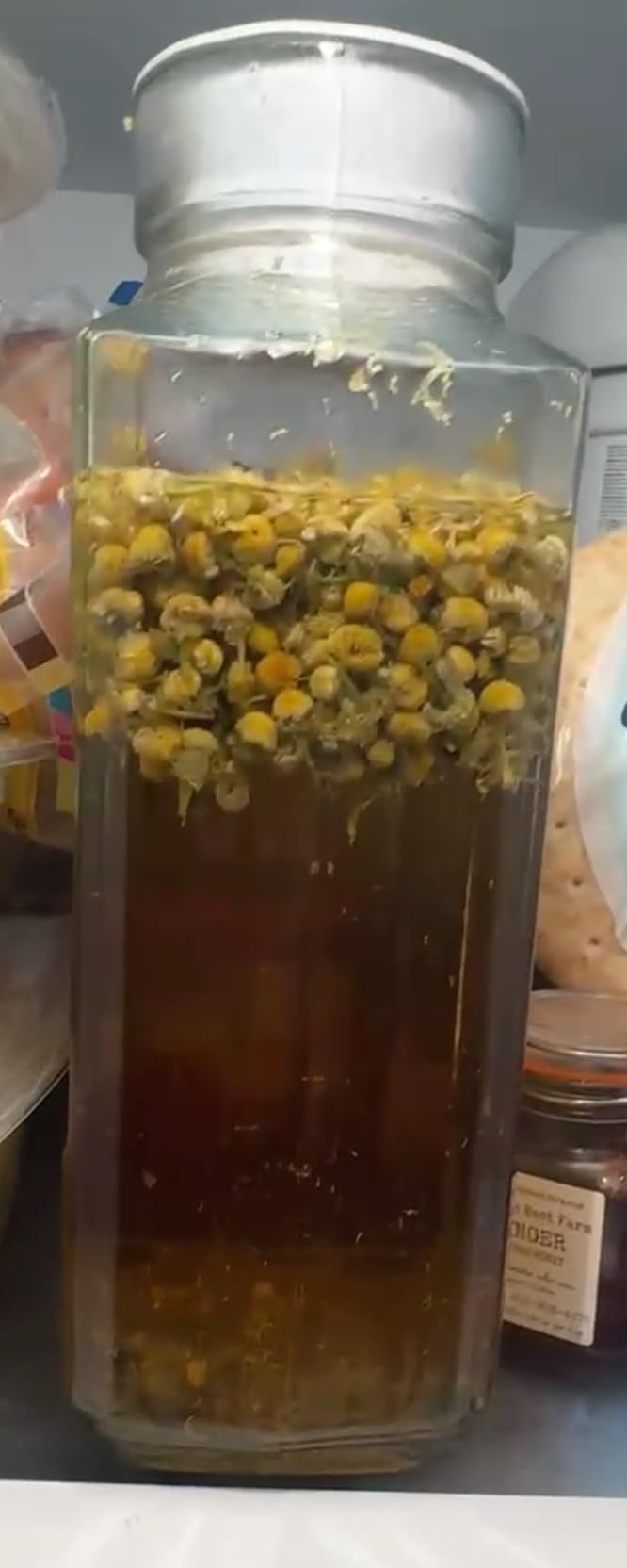 Frontier Co-op Organic German Whole Chamomile Flowers, 1-pound Bulk Bag, Makes Relaxing/Calming Tea, Kosher, Non Irradiated customer photo 1
