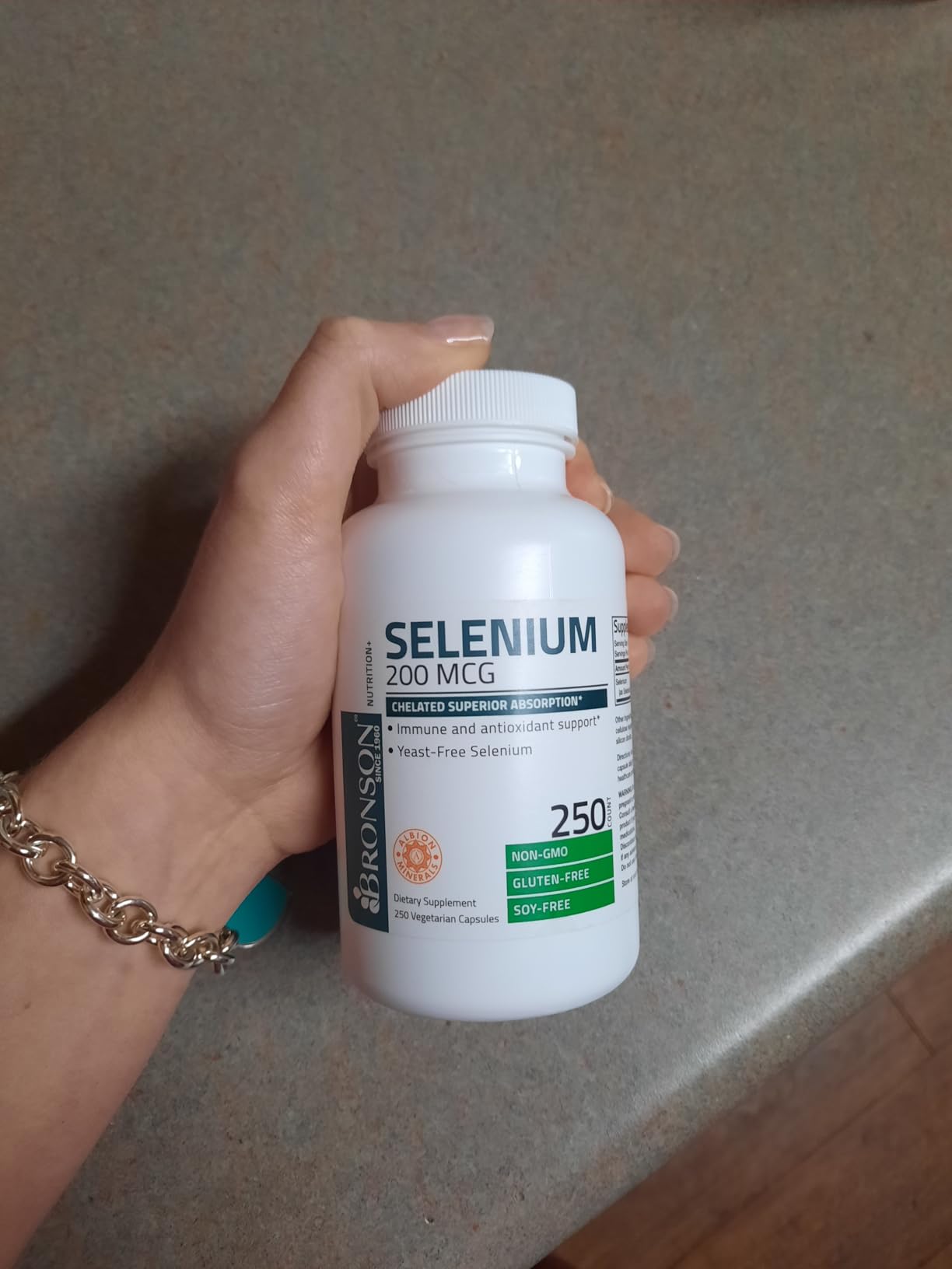 Bronson Selenium 200 mcg - Yeast Free Chelated Amino Acid Complex - Essential Trace Mineral with Superior Absorption, 250 Vegetarian Capsules customer photo 2