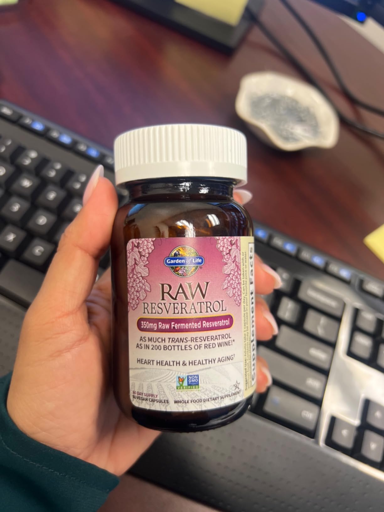 Garden of Life Raw Resveratrol Supplement with Probiotics & Digestive Enzymes - Antioxidant Support for Heart Health & Healthy Aging, Non-GMO, Vegan, 60 Vegan Capsules customer photo 1