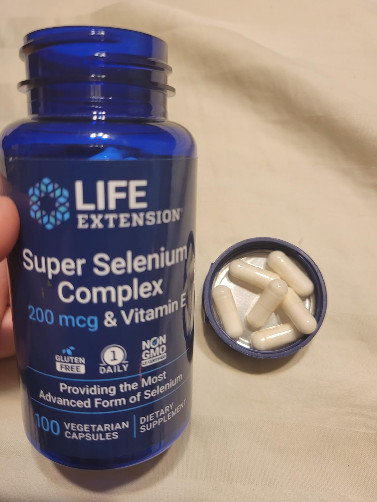 Life Extension Super Selenium Complex, 200 mcg - 3 Forms of Selenium, Vitamin E - Cellular Health & Longevity Support - Gluten-Free, Non-GMO, Vegetarian, 1 Daily - 100 Capsules customer photo 2