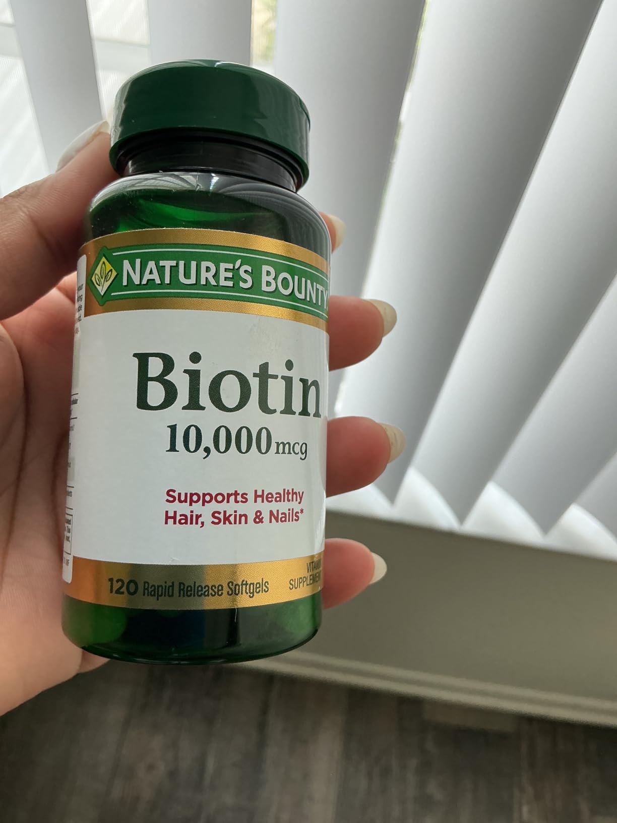 Nature's Bounty Biotin Hair Skin and Nails Vitamins, Supports Healthy Hair, Skin and Nails, 10,000 mcg, 120 Softgels (Pack of 1) customer photo 1