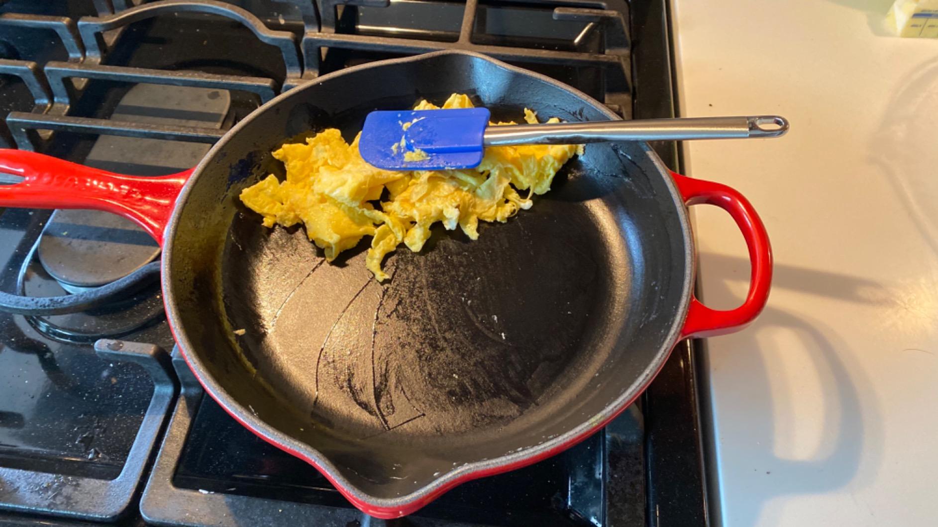 Le Creuset Enameled Cast Iron Signature Round Skillet, 11.75