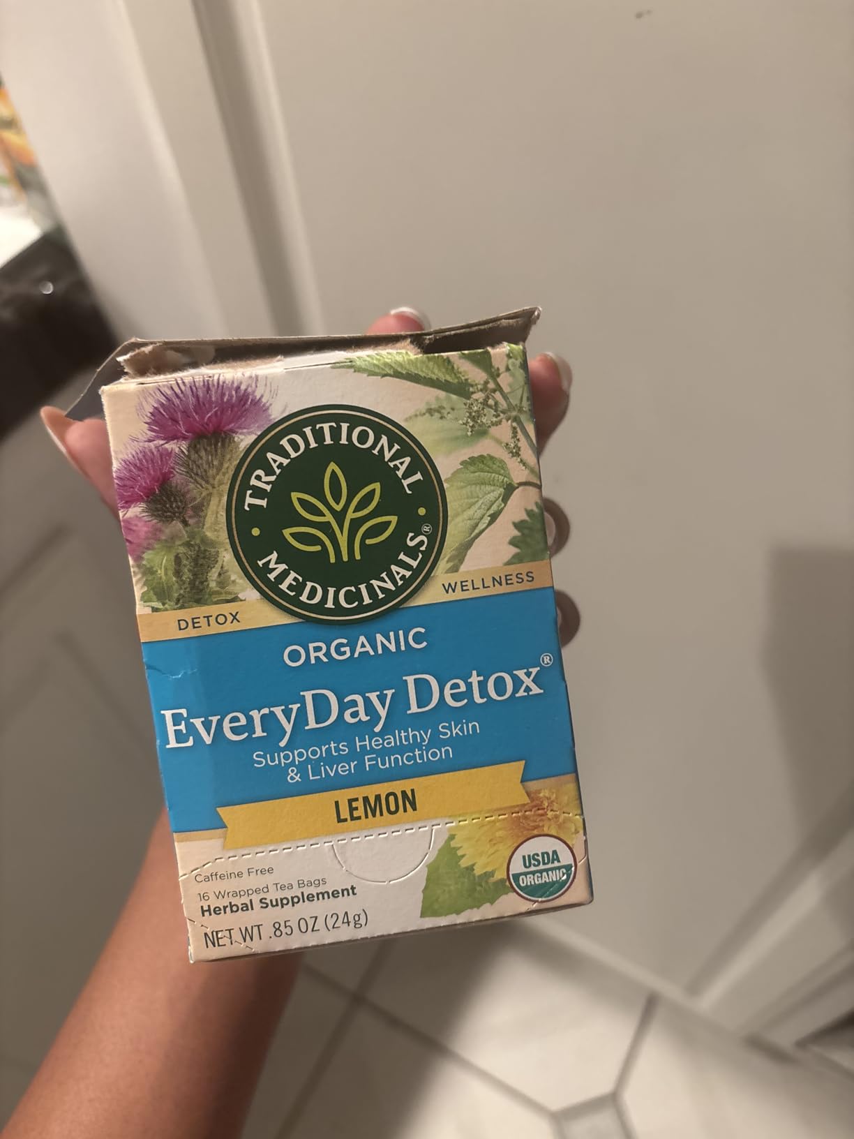 Traditional Medicinals Tea, Organic EveryDay Detox Lemon, Supports Healthy Skin & Liver Function, Detox, 16 Tea Bags customer photo 1