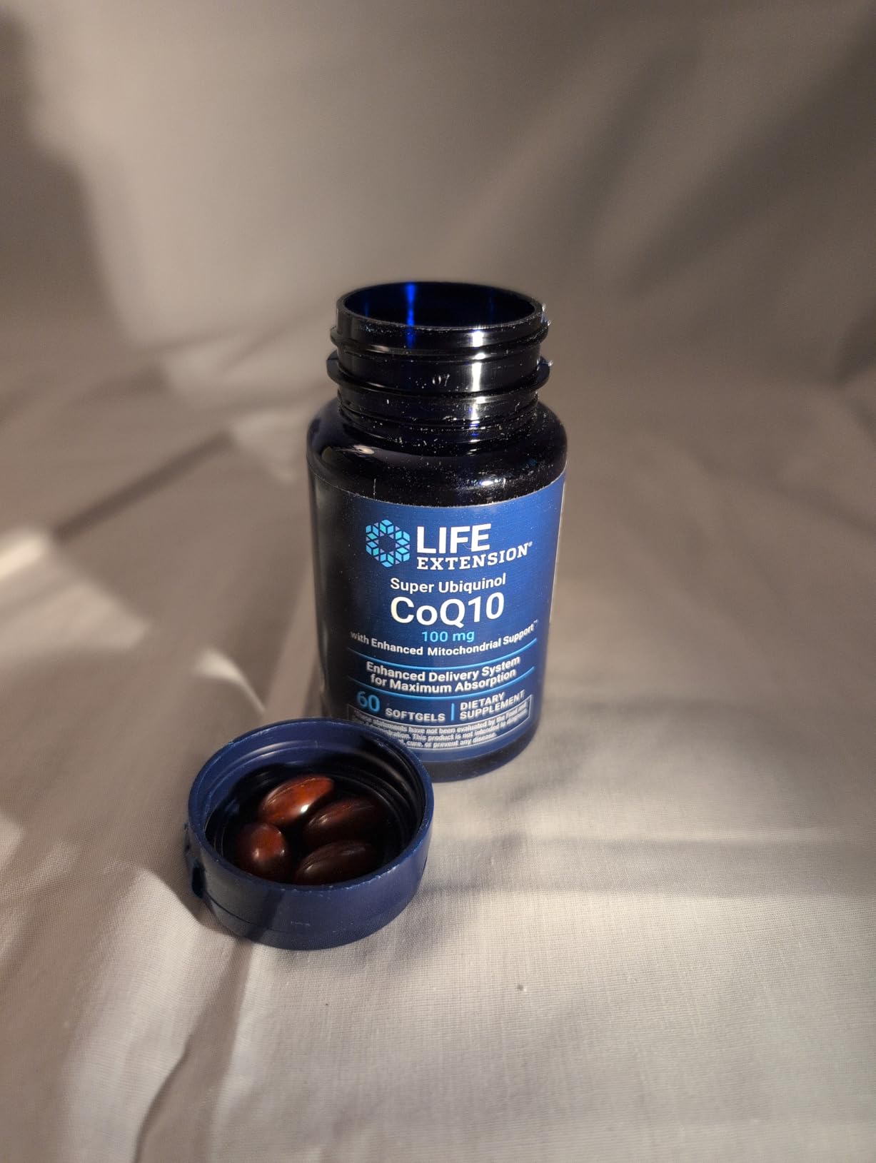 Life Extension Super Ubiquinol CoQ10 with Enhanced Mitochondrial Support, Potent Heart Health & Cellular Energy Production Support, Ultra-absorbable, Gluten-Free, Non-GMO, 100 mg, 60 softgels customer photo 1
