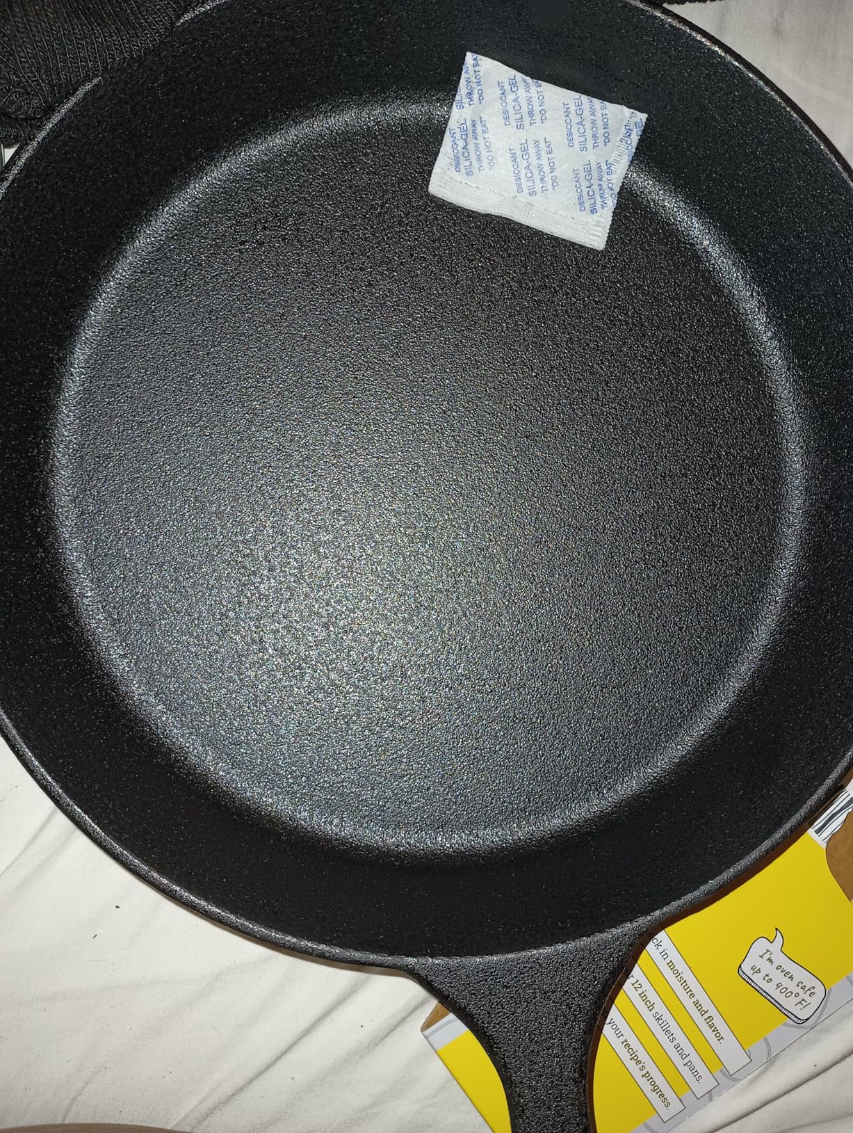 Utopia Kitchen Premium Cast Iron Skillets 12 Inch, Chef's Pan, Pre-Seasoned Frying Pan, Stovetop, Oven, Campfire and Grill Large Skillet, Even Heat Distribution Multipurpose Cast Iron Pan - Black customer photo 1