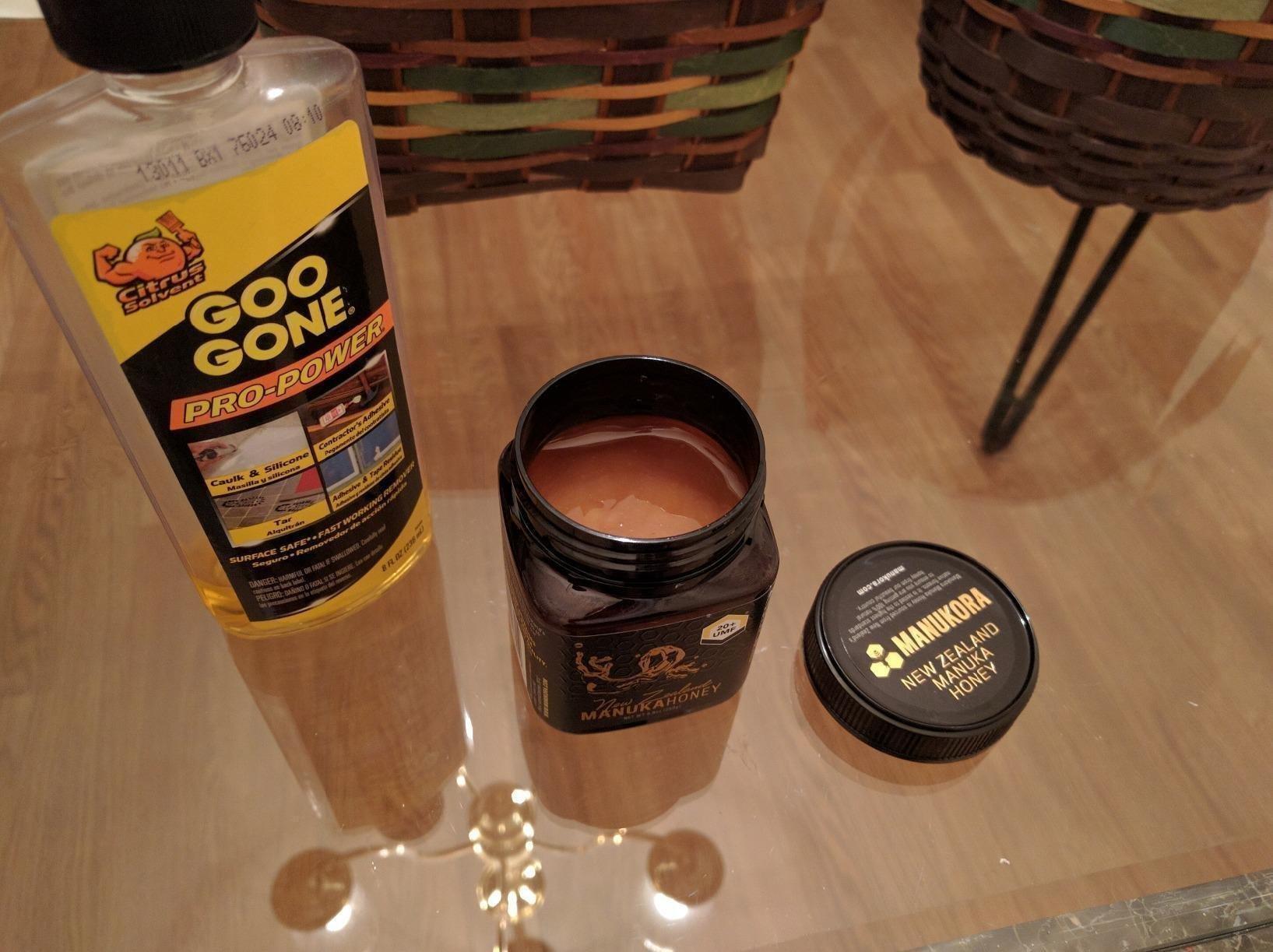 Manukora Raw Manuka Honey MGO 850+, New Zealand Honey, Superfood, 2000+ Natural Compounds, Non-GMO, Monofloral, 3rd-Party Tested, Glyphosate Residue Free, Traceable Hive-to-Hand, Immune and Digestive Support, 250g customer photo 2