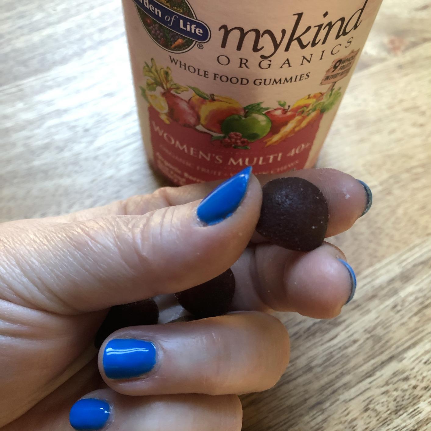 Garden of Life Organics Women 40+ Gummy Vitamins - Berry - Certified Organic, Non-GMO, Vegan, Kosher Complete Multi - Methyl B12, C & D3 - Gluten, Soy & Dairy Free, 120 Real Fruit Gummies customer photo 1