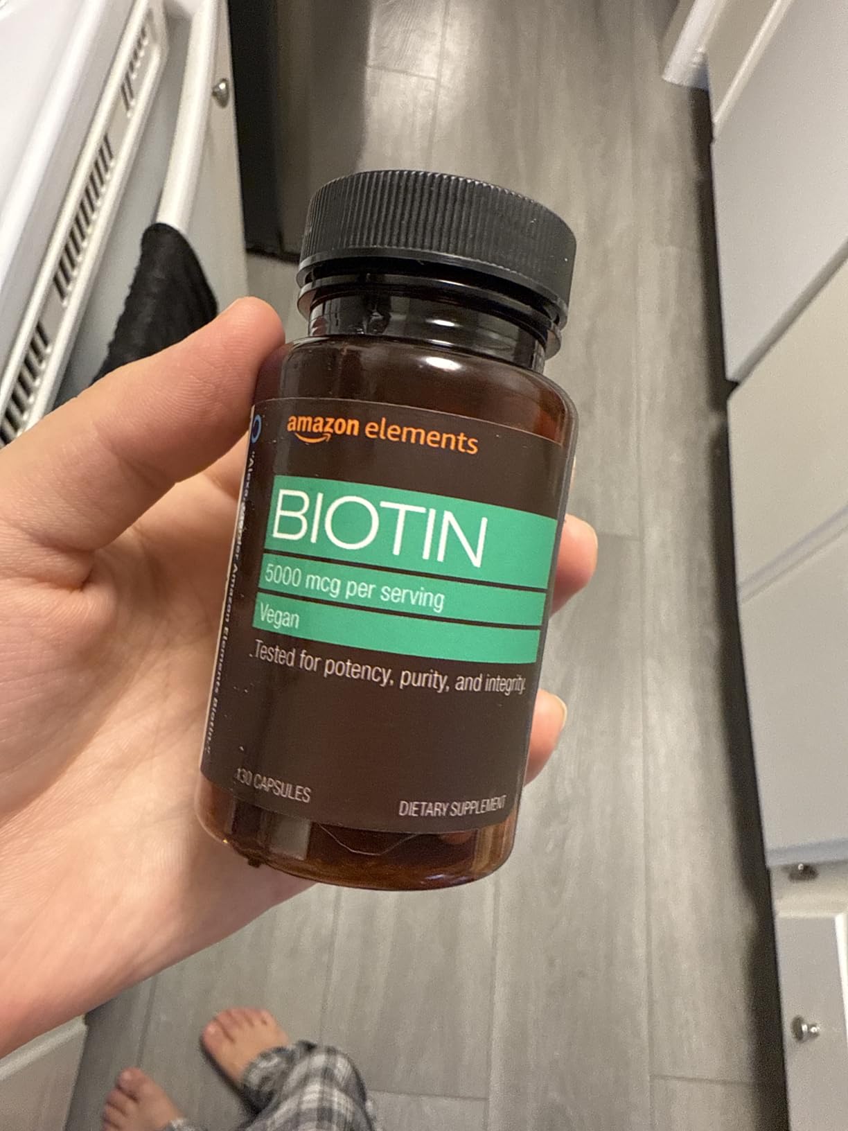 Amazon Elements Vegan Biotin 5000 mcg for Hair, Skin, and Nails, 130 Capsules, 4 Month Supply customer photo 2