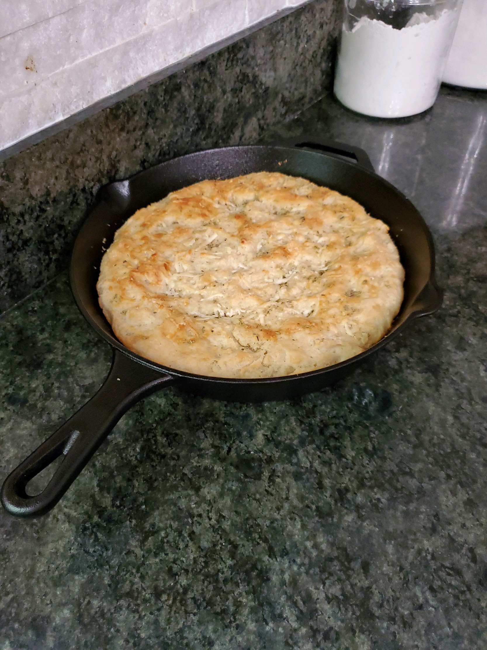 Cuisinel 12-Inch Cast Iron Skillet - Pre-Seasoned Frying Pan with Assist Handle & Silicone Handle Holder - Oven, Stovetop, Grill & Campfire Safe Cookware - PFAS & PFOA-Free customer photo 2