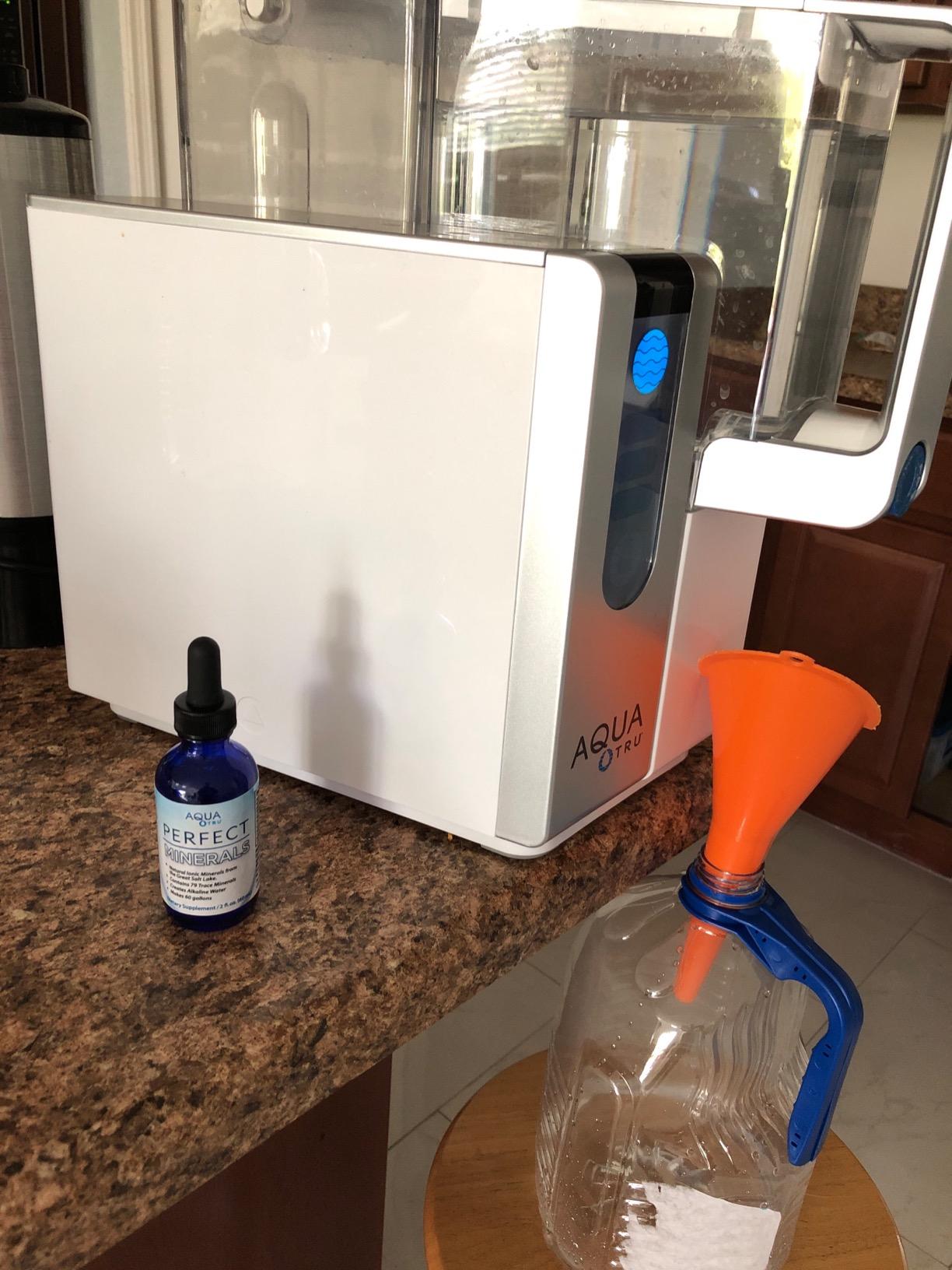 AquaTru Perfect Minerals - Mineral Drops for Water - Enrich with 72 Trace Minerals Including Magnesium, Zinc & Calcium - 60ml Bottle Mineralizes Up to 230 Liters of Water customer photo 1