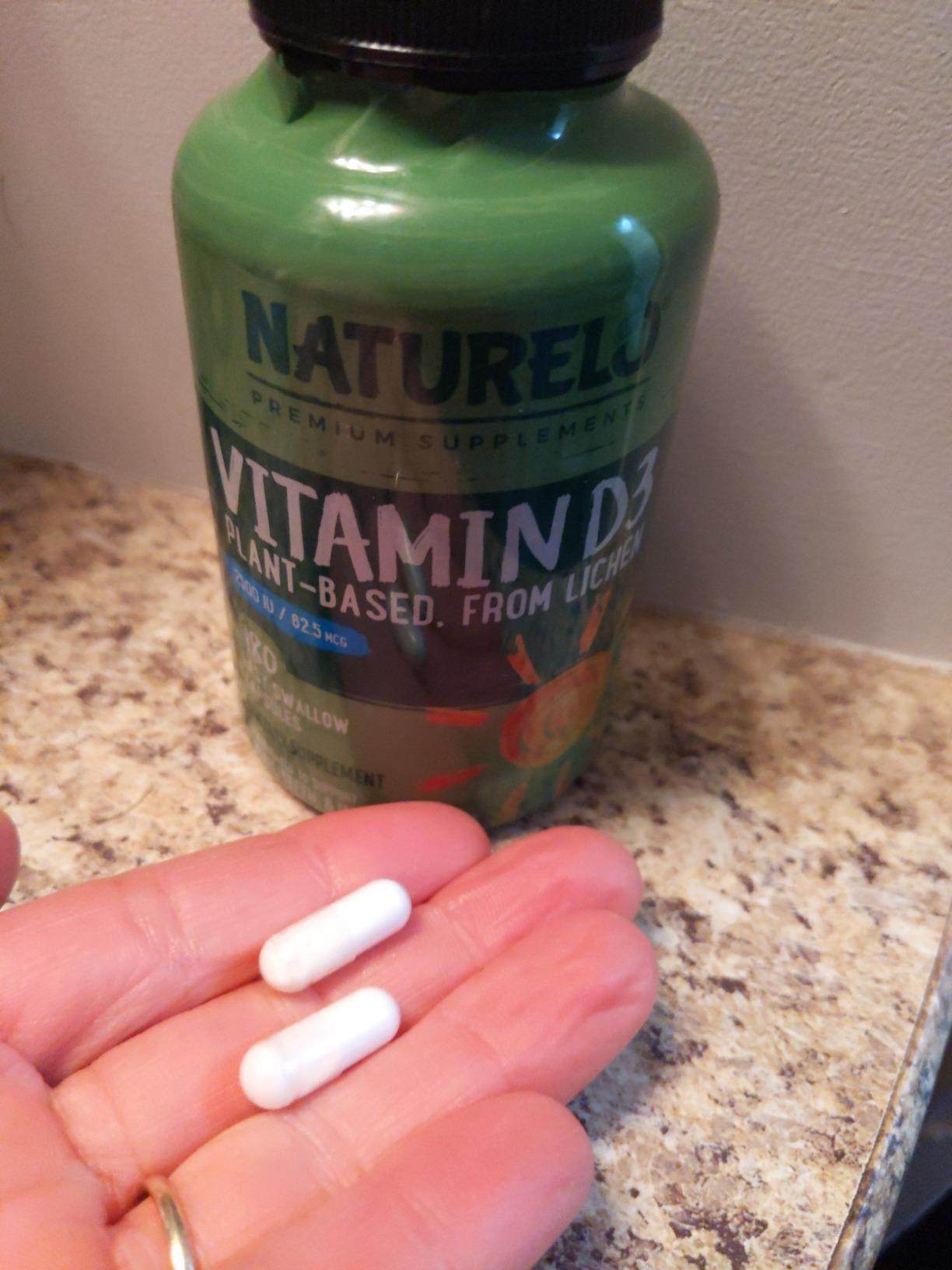 NATURELO Vitamin D - 2500 IU - Plant Based from Lichen - Natural D3 Supplement for Immune System, Bone Support, Joint Health - Vegan - Non-GMO - Gluten Free - 180 Capsules customer photo 2