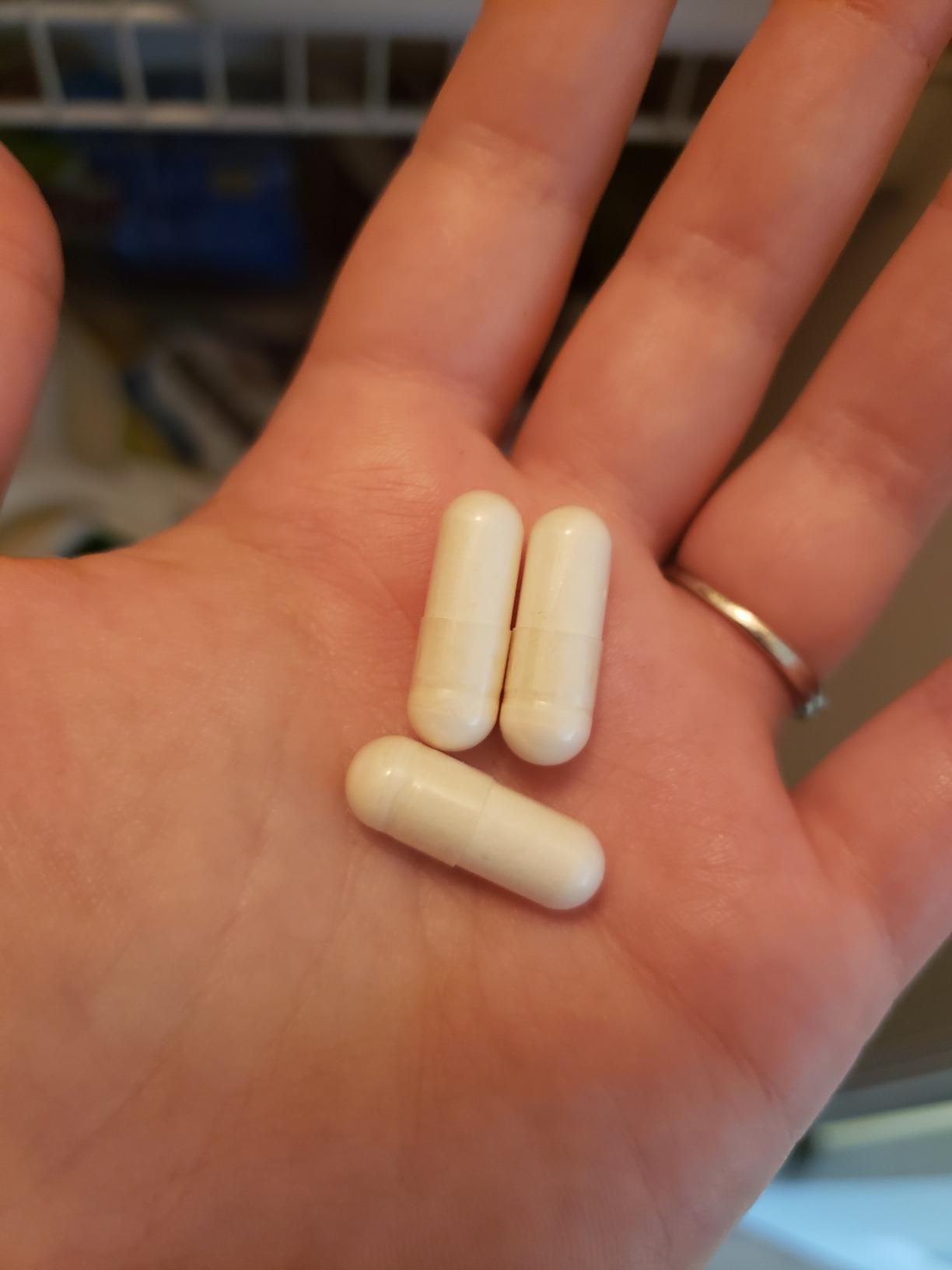 Amazon Elements - L-Theanine, 200mg, 60 Capsules, Vegan and Gluten Free customer photo 1