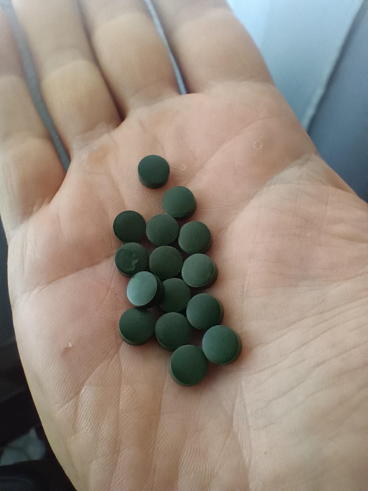 Biogenesis Organic Chlorella Tablets - 300 Count (500mg) | Australian Grown | BioDynamic Cracked Cell Wall | Rich in Chlorophyll, Vitamins & Minerals | Supports Energy & Immunity | Vegan Tablet customer photo 2