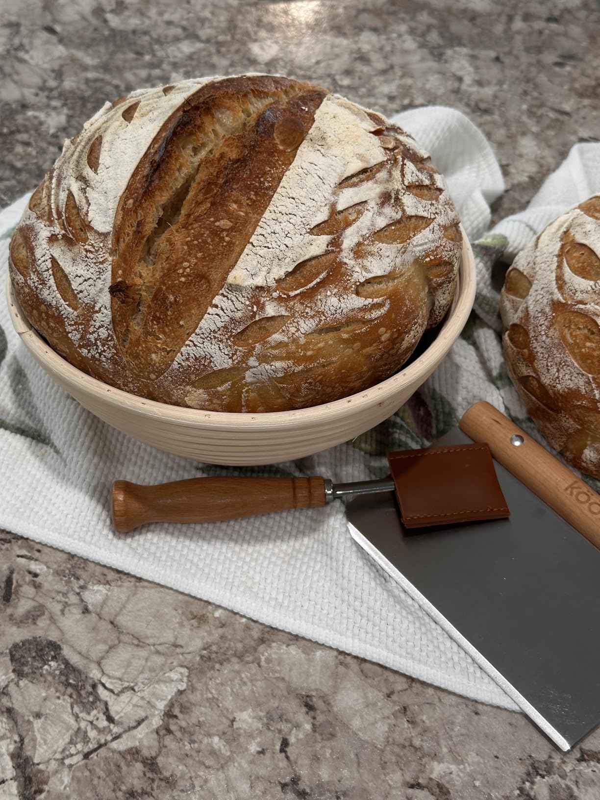 Kook Banneton Bread Proofing Set, Artisan Sourdough Bread Making Kit, 9 Inch Handwoven Rattan Baskets and Liners, Metal & Plastic Dough Scrapers, Scoring Lame & Case, 4 Extra Blades, Set of 2, Round customer photo 1