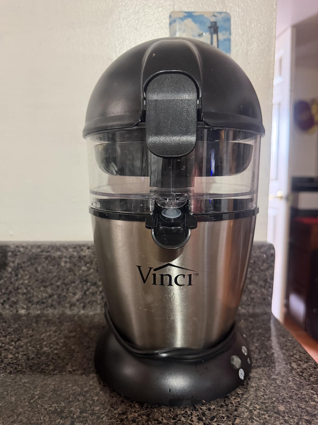 Vinci Hands Free Electric Citrus Juicer, 1-Button Juicer Machine, Orange Lime Grapefruit Lemon Squeezer, Easy to Clean, Black/Stainless Steel customer photo 1
