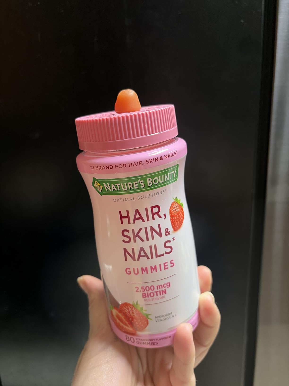 Nature's Bounty Optimal Solutions Hair, Skin and Nails Gummies with Biotin, 2500 mcg, Strawberry Flavored, 200 Count, 100 Total Servings customer photo 1