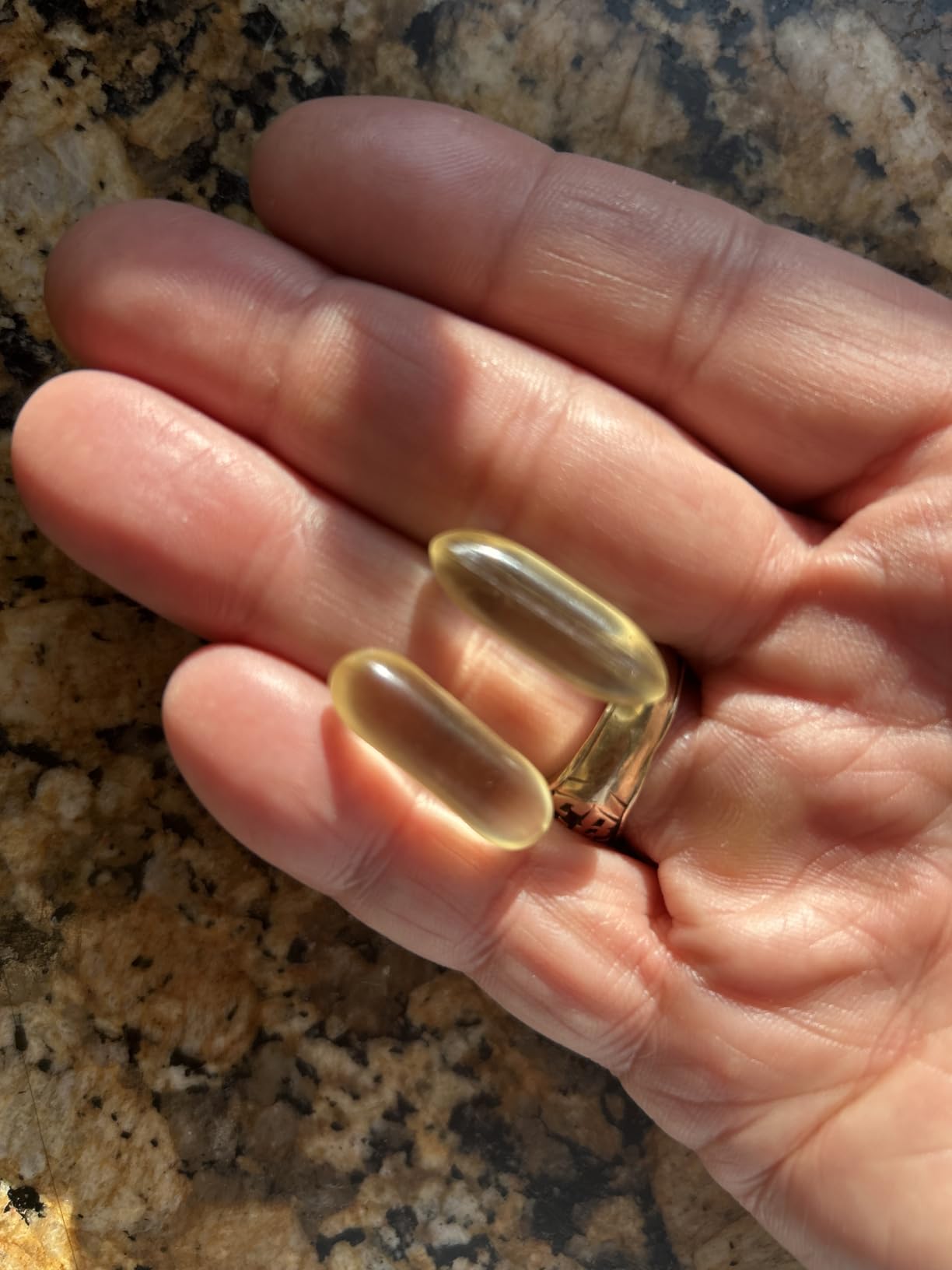 Sports Research Vegan Omega-3 Fish Oil Alternative from Algae Oil - Highest Levels of Vegan DHA & EPA Fatty Acids | Non-GMO Tested & Vegan Certified - 60 Veggie Softgels (Carrageenan Free) customer photo 1