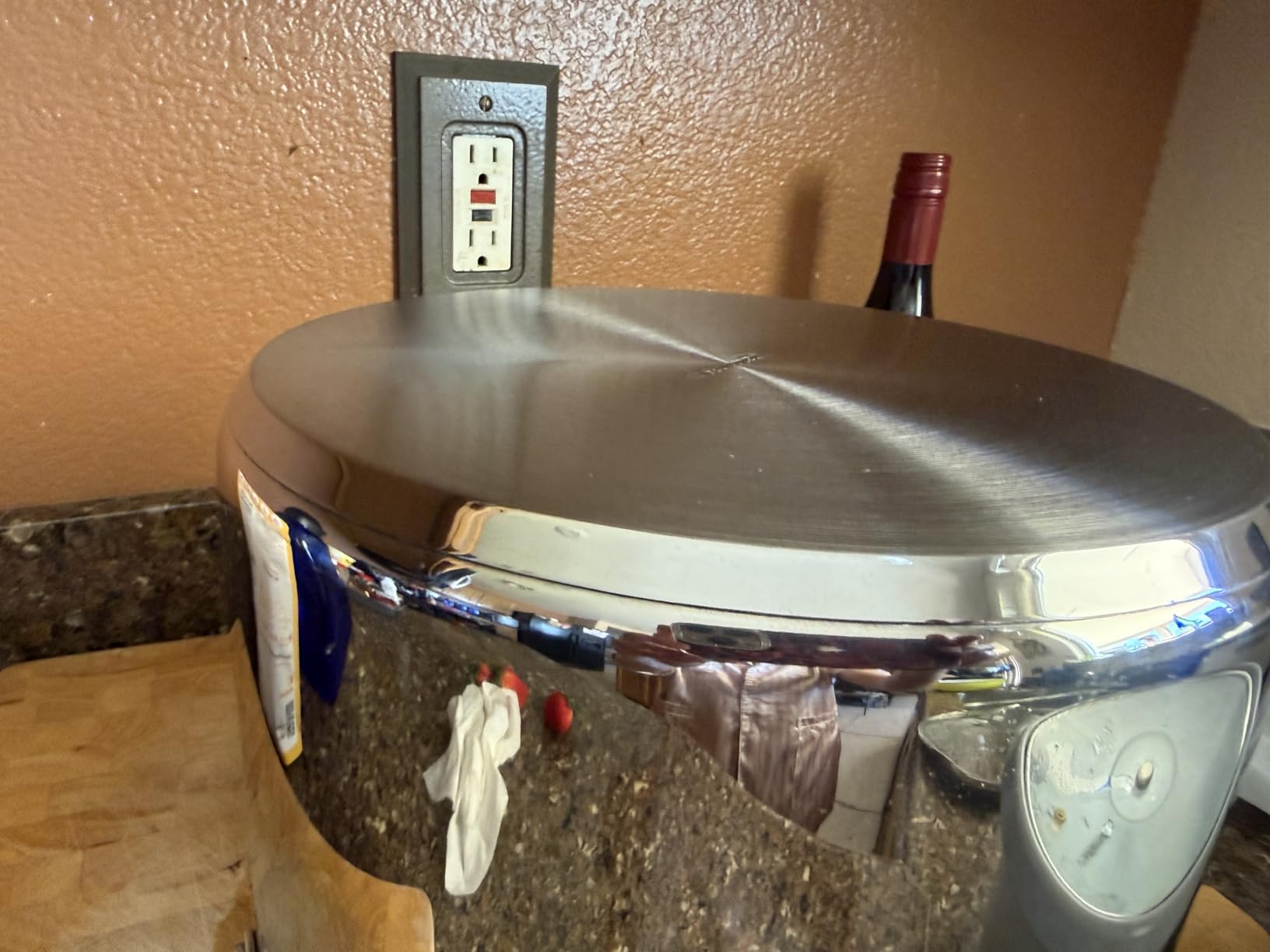 Amazon Basics Stainless Steel Induction Compatible Stock Pot with Glass Lid, Oven Safe, Dishwasher Safe, Sturdy, 8 Quart, Silver customer photo 2