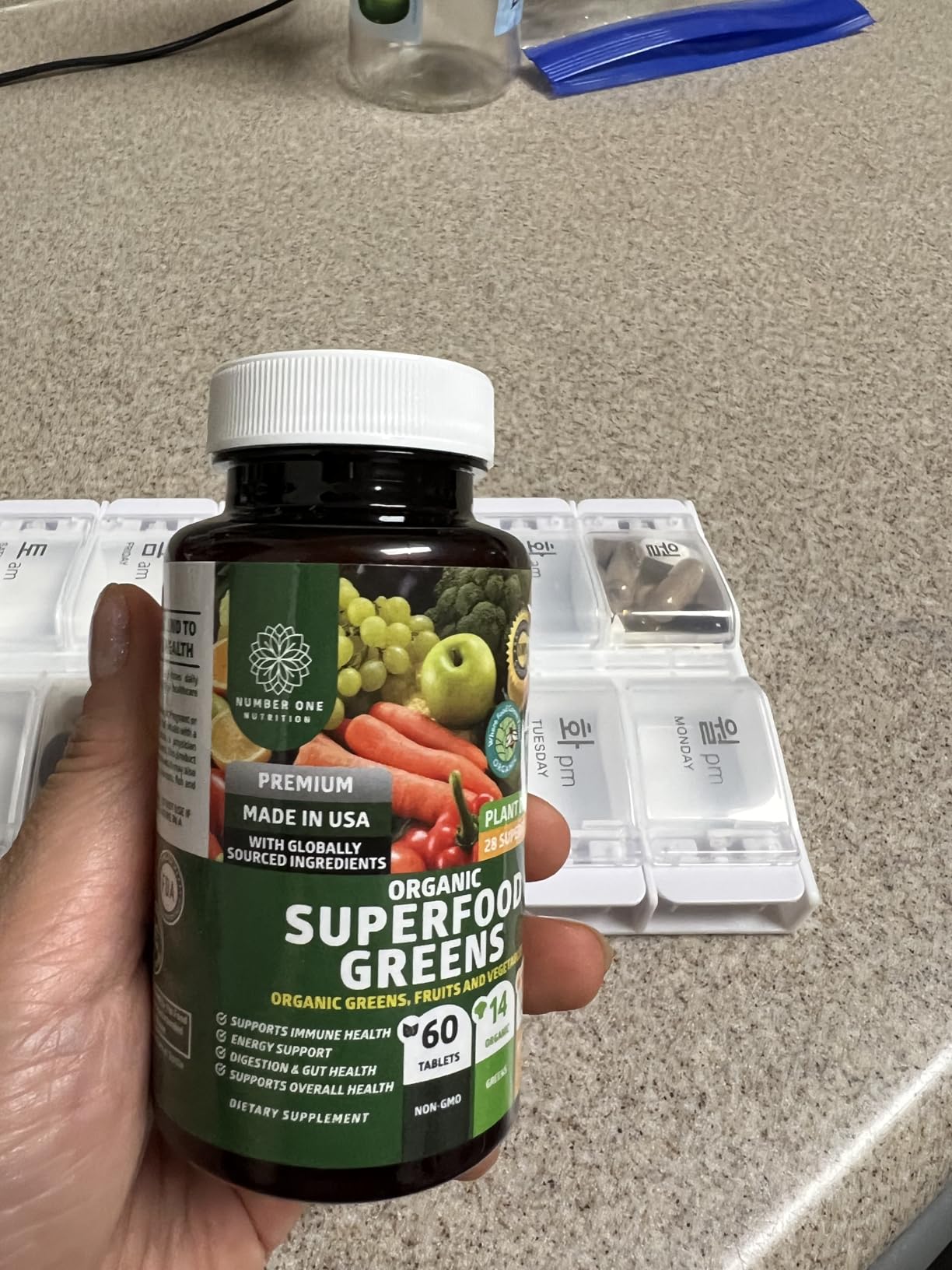 Number One Nutrition USDA Organic and Easy-to-Take Super Greens, Better Than Powder Fruits & Veggies Supplement with 28 Superfood Ingredients Like Alfalfa, Beet Root and Ginger, 60 Tablets customer photo 2