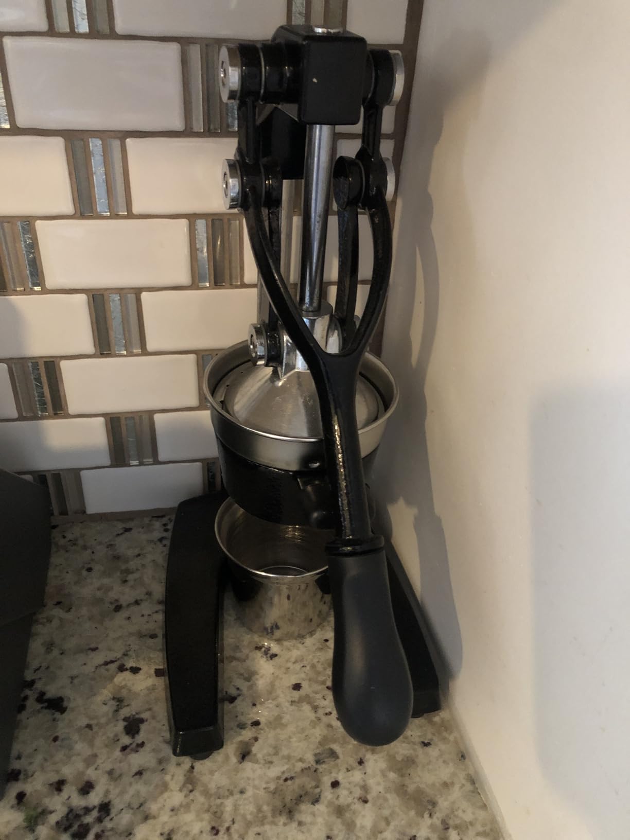 Eurolux Ultra-Premium Cast Iron Juicer, Extra-Large, Heavy Duty, Commercial Grade, Stainless Steel Manual Hand Press Citrus Squeezer For Fresh Orange Juice (Black) customer photo 2