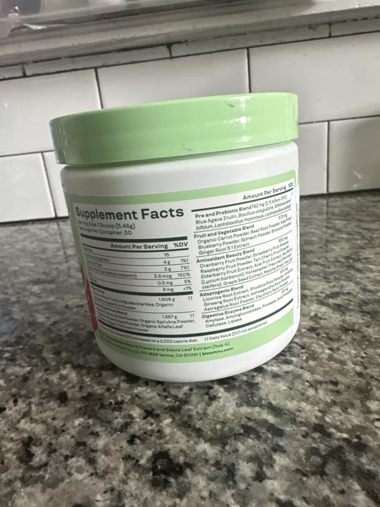 Bloom Nutrition Superfood Greens Powder, Digestive Enzymes with Probiotics and Prebiotics, Gut Health, Bloating Relief for Women, Chlorella, Green Juice Mix with Beet Root Powder, 30 SVG, Berry customer photo 1