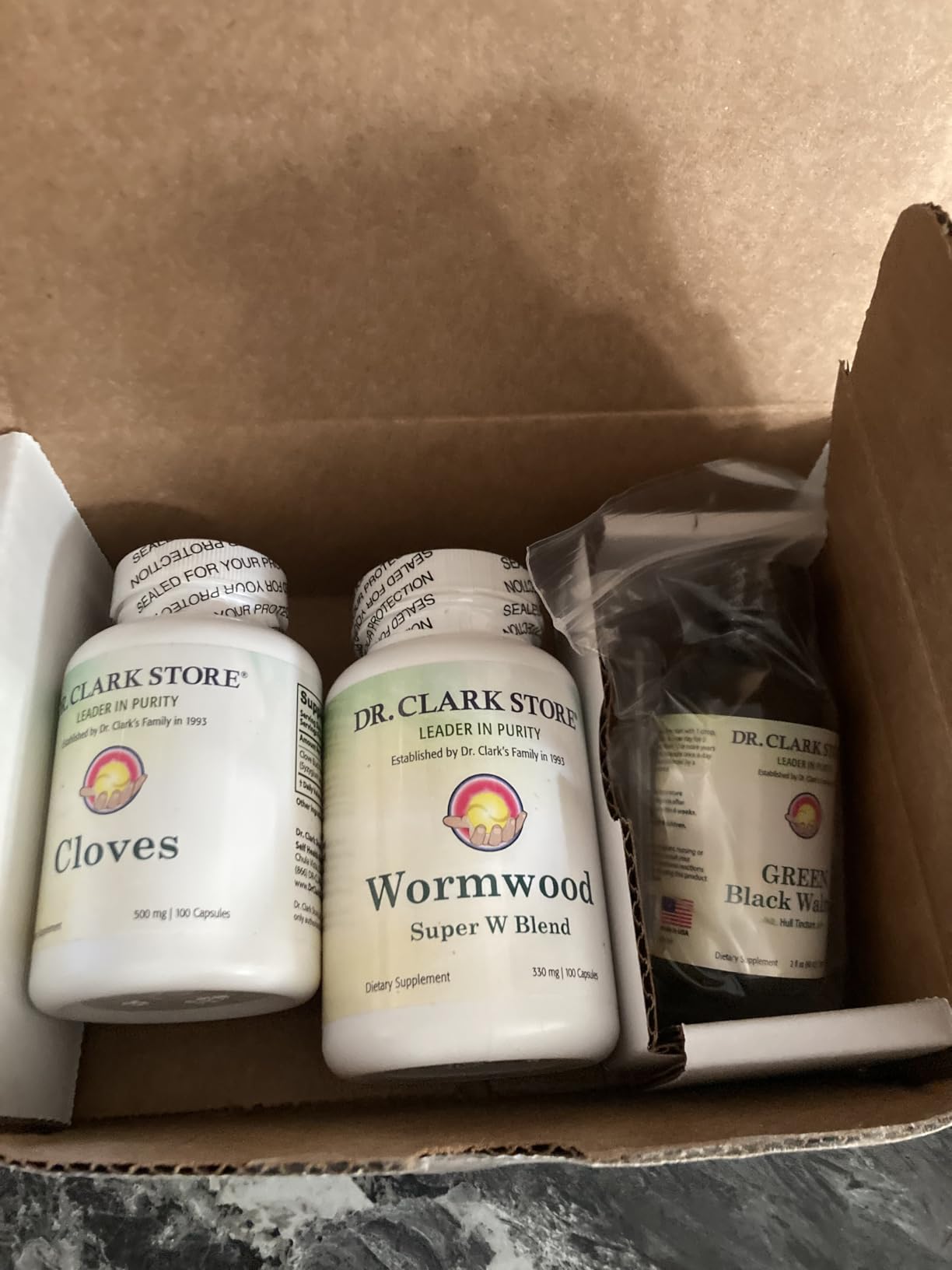 Dr Clark Store Intestine Support & Cleanse Kit - with Original Green Tincture from Black Walnut Hulls, Wormwood, and Cloves-Helps Maintain Optimum Intestinal Function customer photo 1