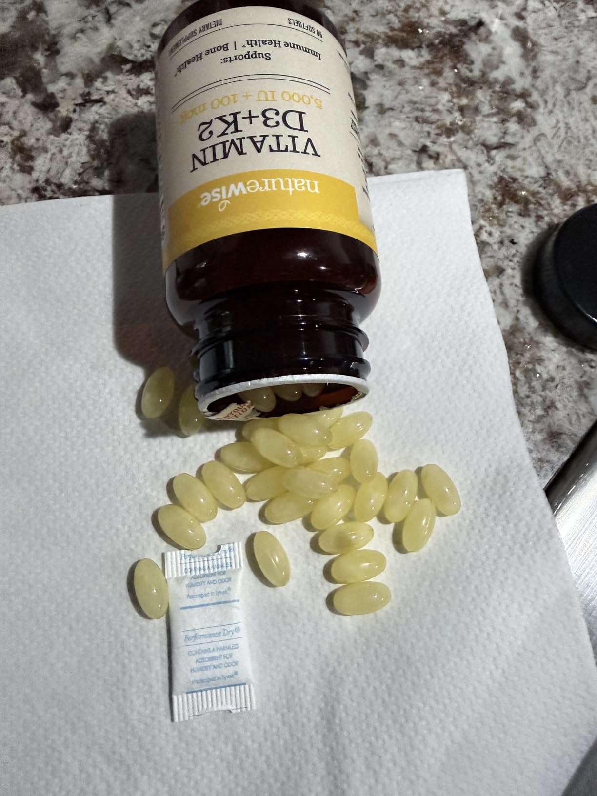 NatureWise Vegan Vitamin D3 + K2 - Natural D3 5000IU + Natural Vitamin K2 100mcg - Bone Support - High Absorption with Organic Cold-Pressed Olive Oil - Non-GMO customer photo 1