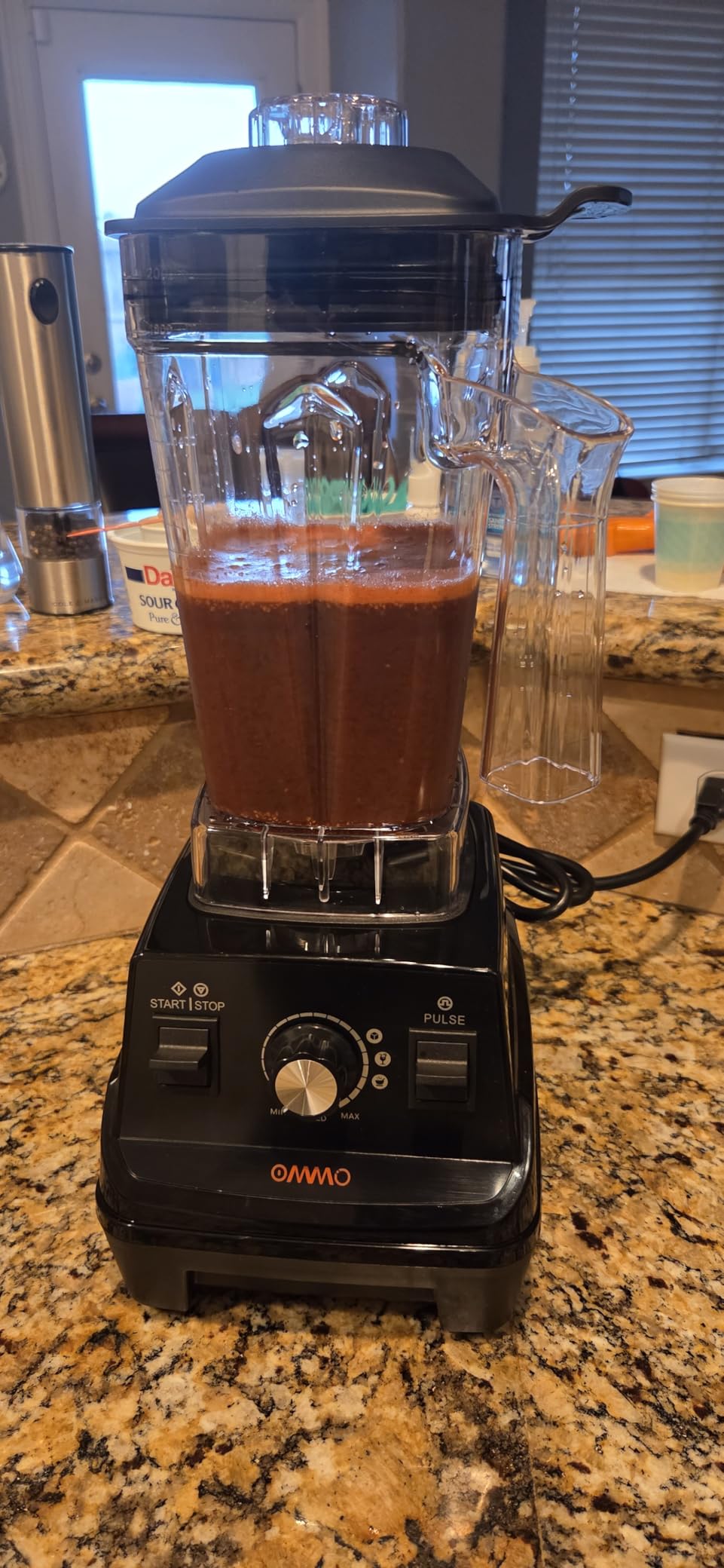 OMMO Blender 1800W, Professional High Speed Countertop Blender with Durable Stainless Steel Blades, 60oz BPA Free Blender for Shakes and Smoothies, Nuts, Ice and Fruits, Dishwasher Safe customer photo 1