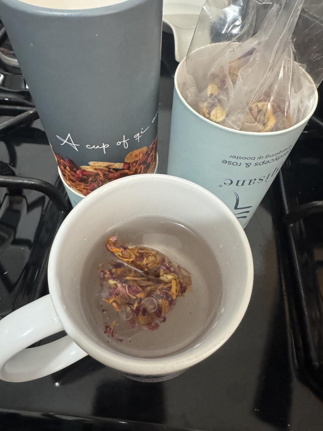qisane Cordyceps Tea Bags with Dried Rose Buds - Adaptogenic Cordyceps Mushroom Flowers, Dried Roses, Astragalus Root & Codonopsis Root - Caffeine Free Tea Helps Balance Body - 10 sachets (~30 cups) customer photo 1