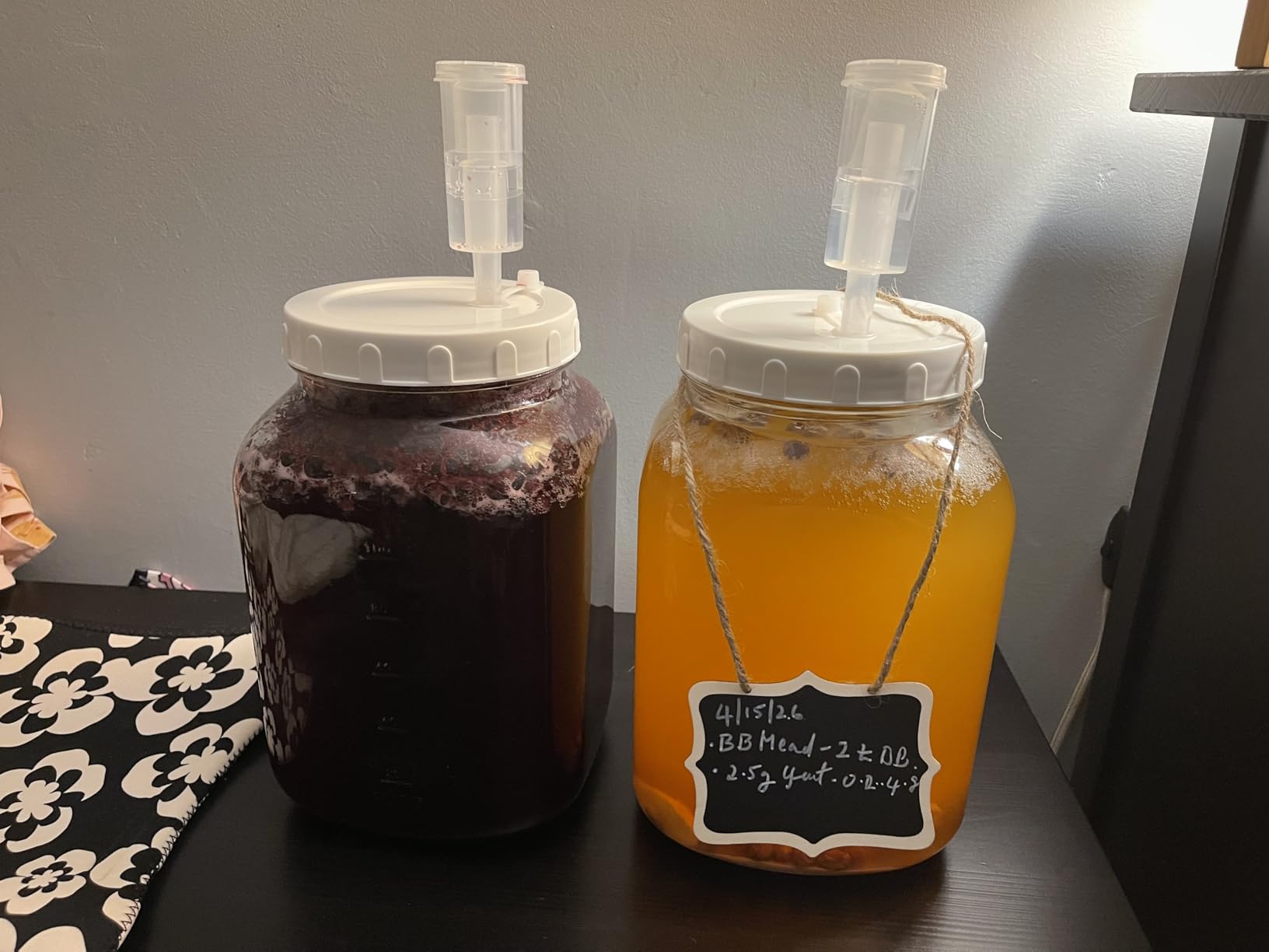 Folinstall 2 Pack 1 Gallon Large Fermentation Jars w 2 SCREW Lid and 3 Airlock - 100% Airtight Lid, Wide Mouth Glass Jar, Pickle Jar w Scale Mark for Sourdough Starter customer photo 1
