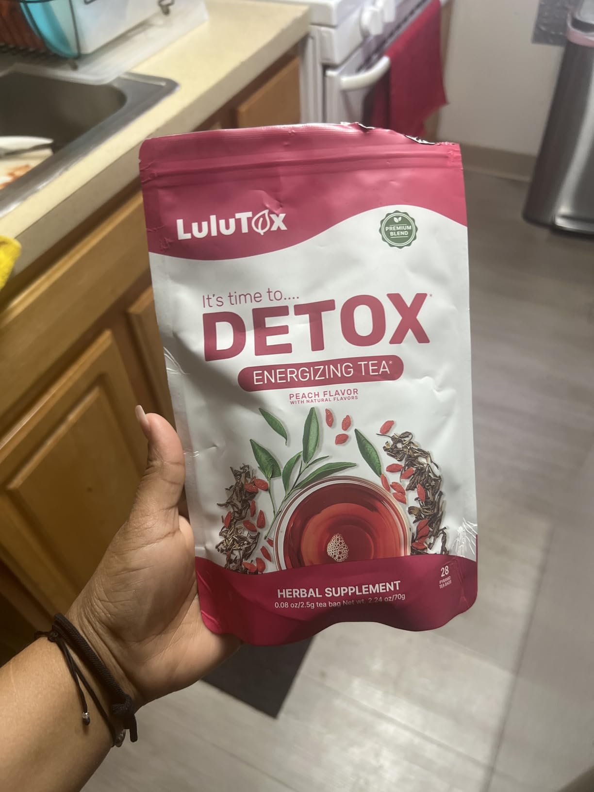 LULUTOX Detox Tea - Herbal Blend with Dandelion, Ginseng, and Ginger - Supports A Healthy Weight, Digestive Health - Vegan, All Natural, Laxative-Free - Peach Flavor (28 Servings) customer photo 2