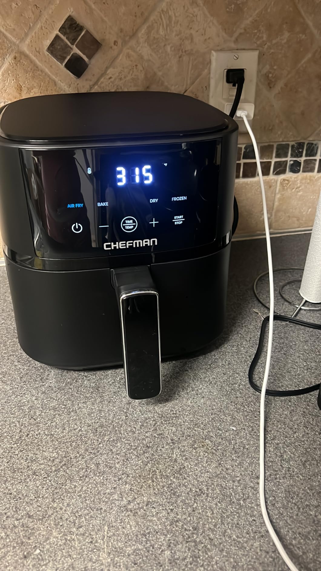 Chefman Air Fryer, 4 QT Compact Airfryer for Quick and Easy Meals in Minutes, Hi-Fry Technology for Extra Crisp, Touchscreen Controls with 4 Presets, Nonstick and Dishwasher Safe Basket, Black customer photo 1