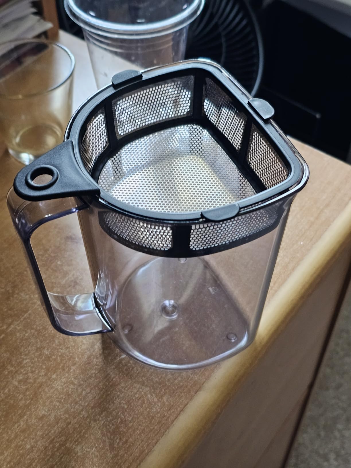 Hurom H320 Cold Press Juicer Machine, Easy to Clean Masticating Slow Juicer, Coarse Strainers, Self-Feeding, Hands Free, Family Size, Quiet Motor, Easy Assembly (Kale/Dark Green) customer photo 1