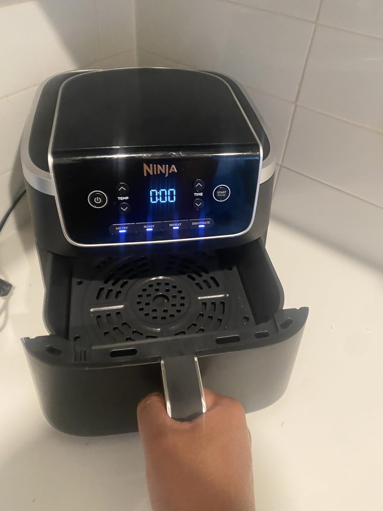 Ninja Air Fryer Pro, 5 Qt, 4-in-1, Grey, AF141 customer photo 1