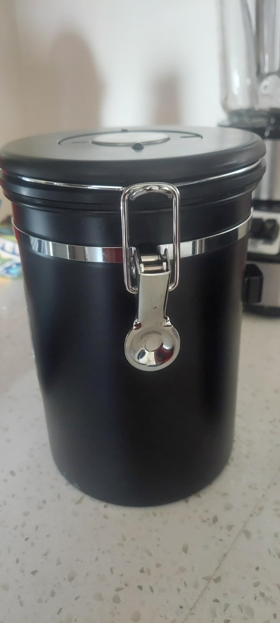 Veken Coffee Canister with Window, Airtight Stainless Steel Kitchen Food Storage Container, Date Tracker & Scoop for Grounds Coffee, Beans, Tea, Flour, Cereal, Sugar, 22OZ, Grey customer photo 2