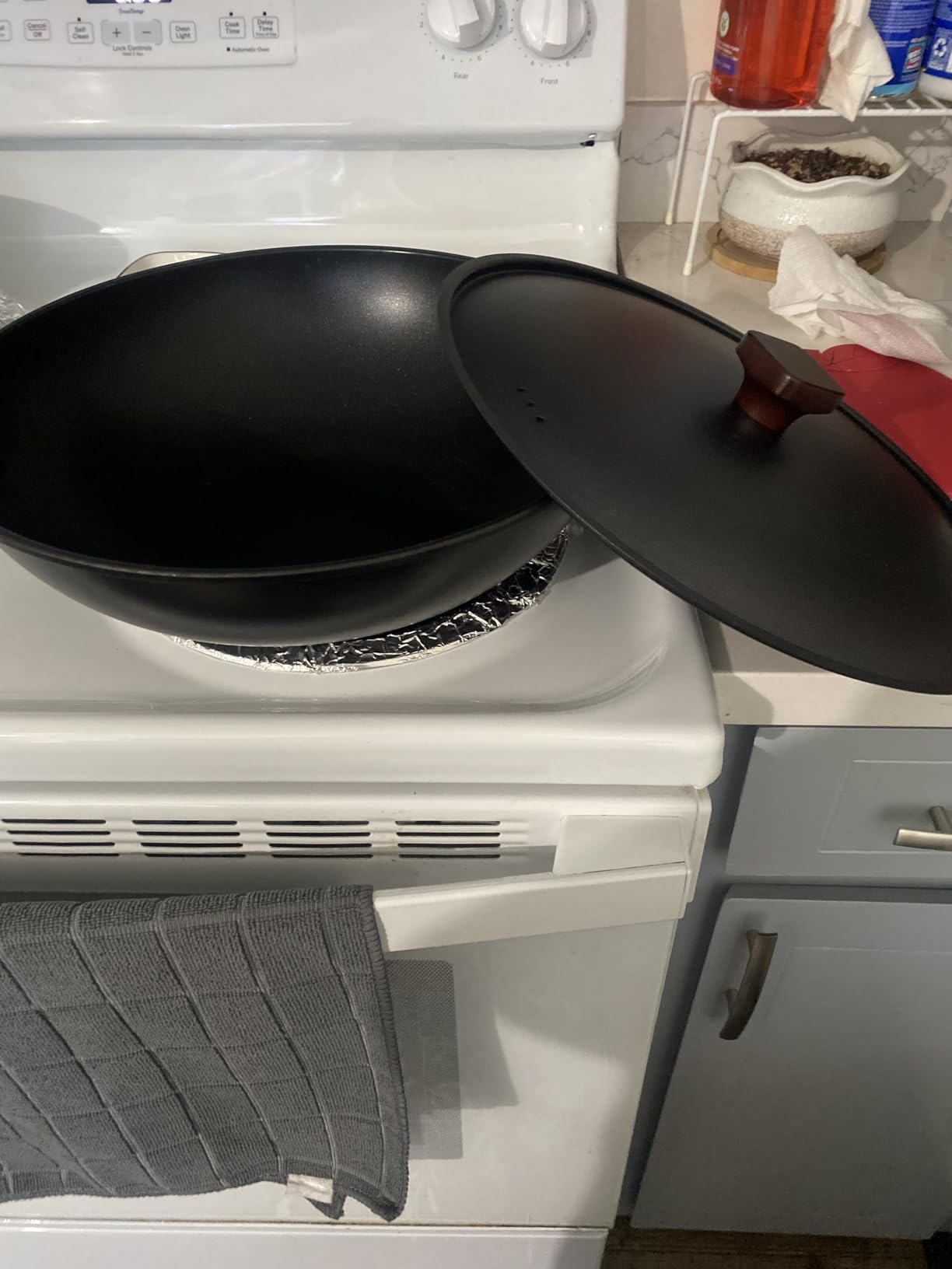 Teewe Carbon Steel Wok -13 Inch Woks & Stir-fry Pans Nonstick, Wok Pan with Lid Spatula and Dish Brush: Pre-Seasoned Flat Bottom Chinese Woks for Induction, Electric, Gas, All Stoves customer photo 1