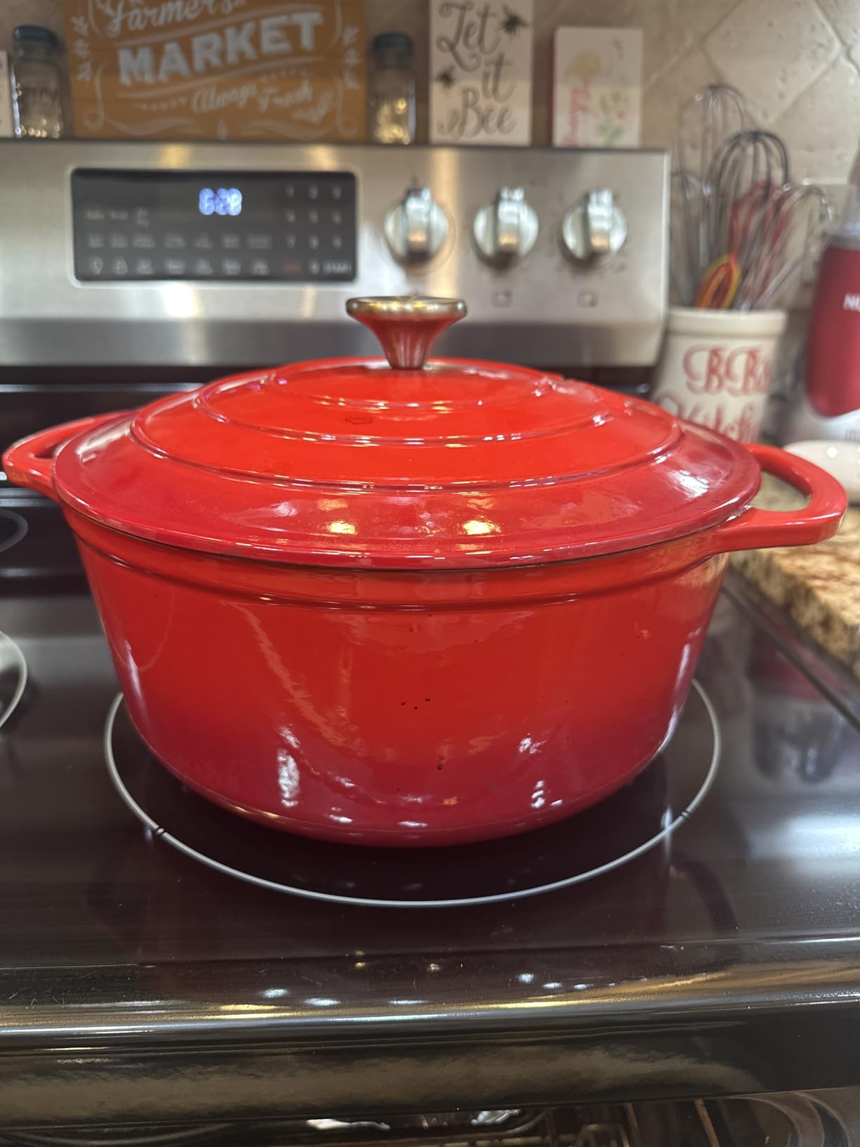 Zulay Kitchen 6.4QT Enameled Cast Iron Dutch Oven, Ablaze Red customer photo 2