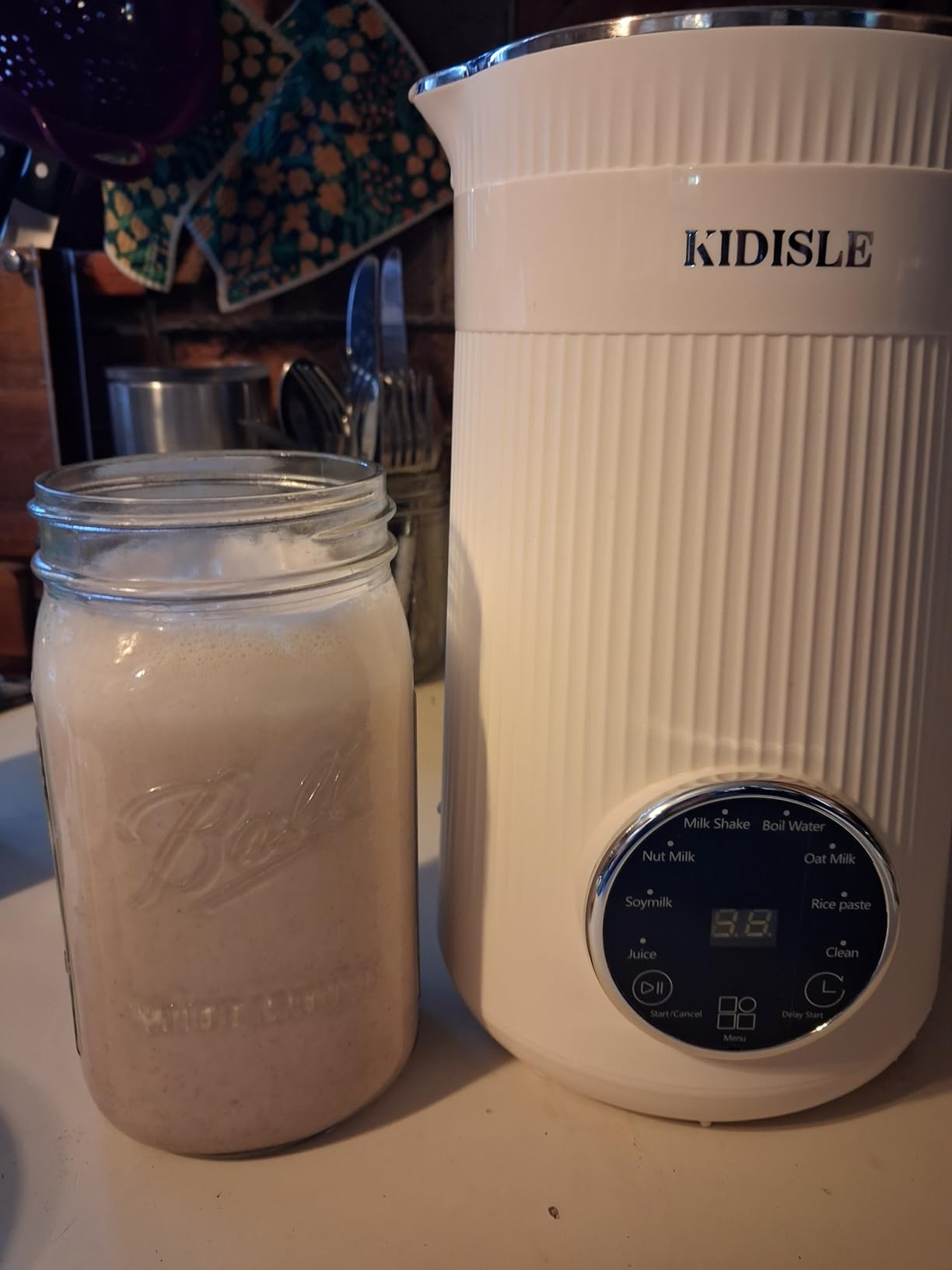 KIDISLE 8 in 1 Nut Milk Maker Blender, 32oz Homemade Soy, Almond, Oat, Coconut, Plant Based and Non Dairy Beverages, Automatic Soybean Machine With Delay Start/Keep Warm/Boil Water, Cream customer photo 2