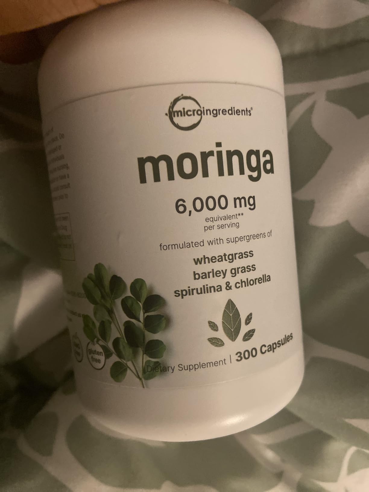 Micro Ingredients Moringa Oleifera | 300 Capsules with Supergreens Blend of Wheatgrass, Barley Grass, Spirulina, & Chlorella | Antioxidant Supplement, Energy, & Immune Support | Non-GMO customer photo 1
