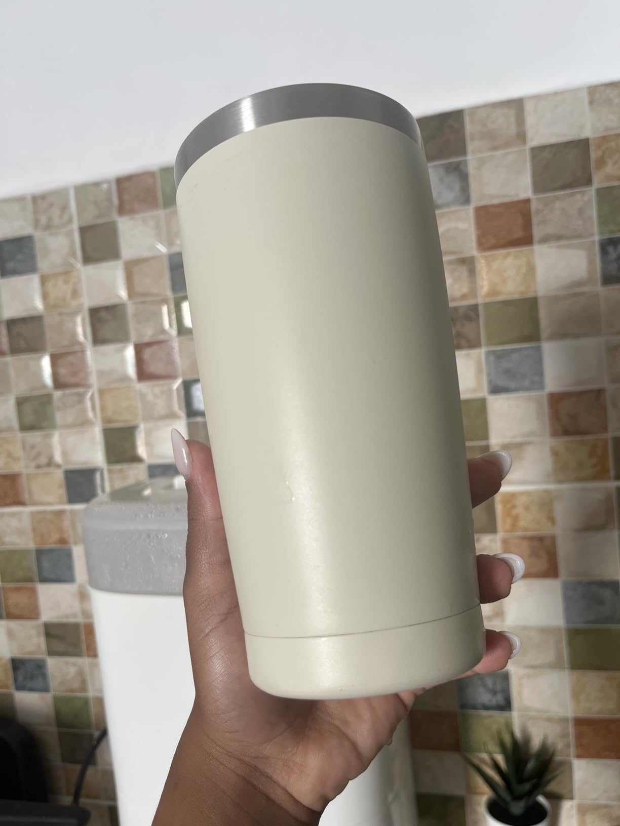 20 oz Tumbler with Lids and Straws, Stainless Steel Insulated Coffee Tumbler, Double Wall Vacuum Insulated Travel Mug Cup, Leakproof Thermal Coffee Cup for Hot and Cold Drinks (Silver) customer photo 1