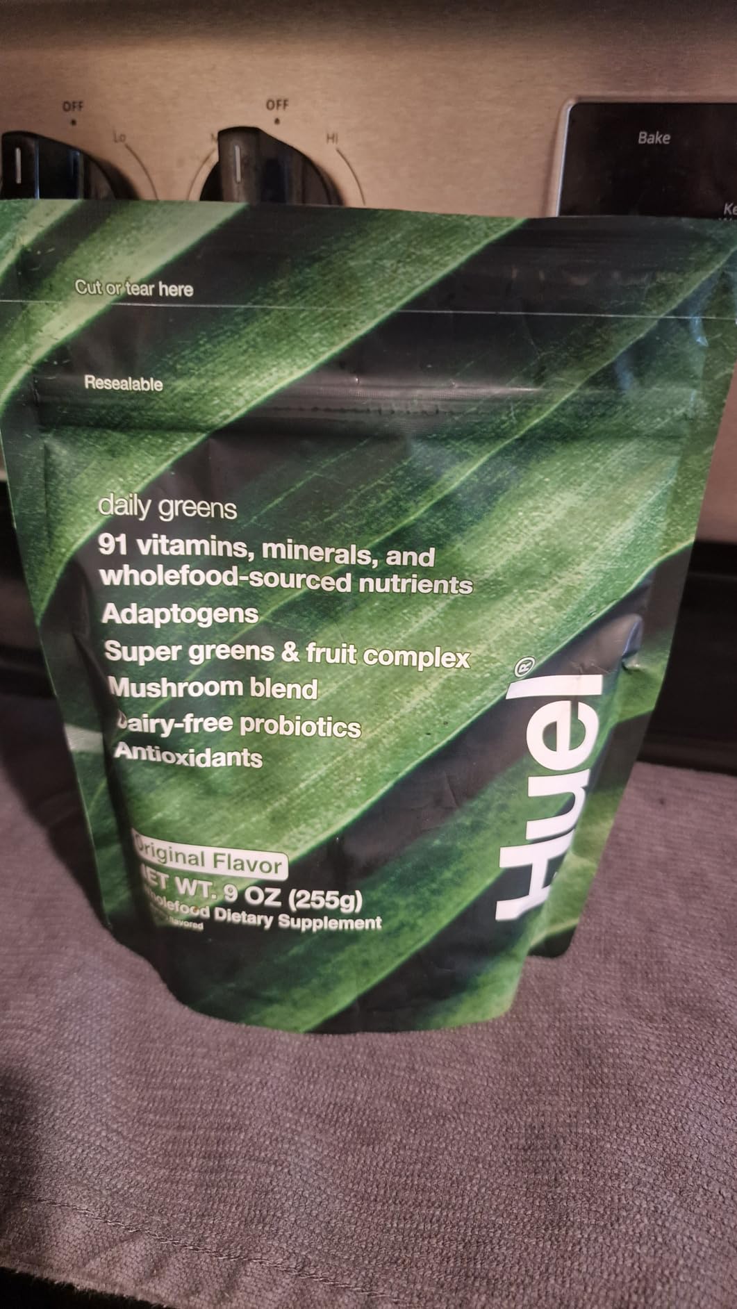 Huel Daily Greens | Superfood Greens Powder | 91 Vitamins, Minerals, and Wholefood-Sourced Ingredients | Adaptogens, Antioxidants, Gut-Friendly Probiotics | 30 Servings customer photo 1