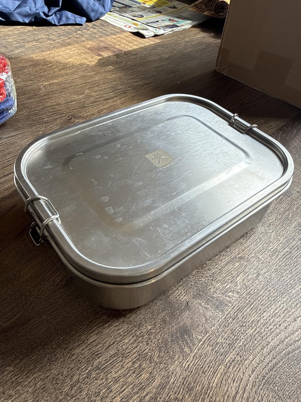 GOLDEN KEY 47QZ Stainless Steel Bento Box with 5 Compartments, 1400ml Large & Thickened Metal Lunch Box for Kids or Adults, Eco-friendly Leak-Proof Container with Lockable Clips customer photo 1