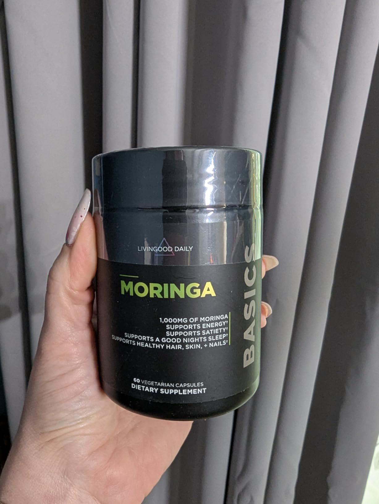 Livingood Daily Moringa Capsules, Moringa Supplement for Energy, Sleep, Satiety, Hair, Skin, Nails & Wellness, Plant Based Vegetarian, Gluten Free, Non GMO, Vegan, Daily Greens Superfood, 60 Capsules customer photo 1