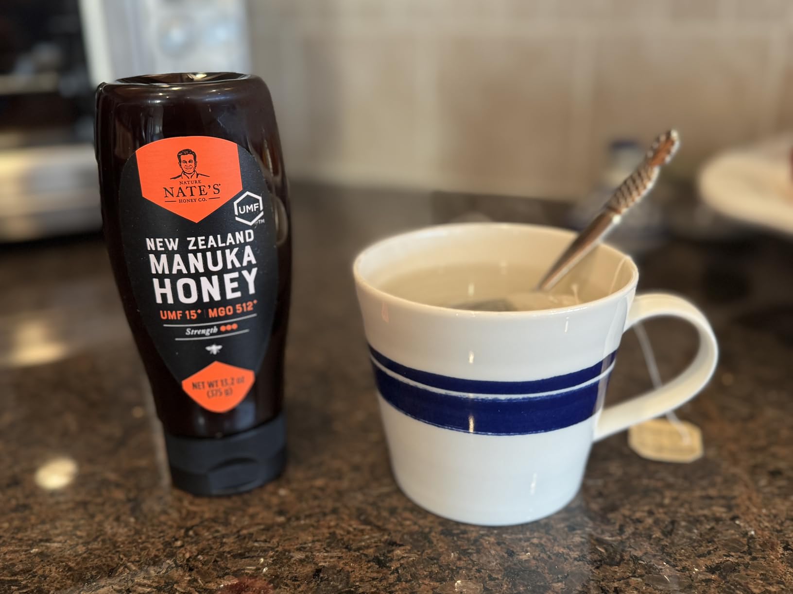 Nate's Pure Manuka Honey, Gold Edition | Sourced & Packed in New Zealand | MGO 830+ UMF Certified 20+ | 13.2 oz Squeeze Bottle customer photo 2