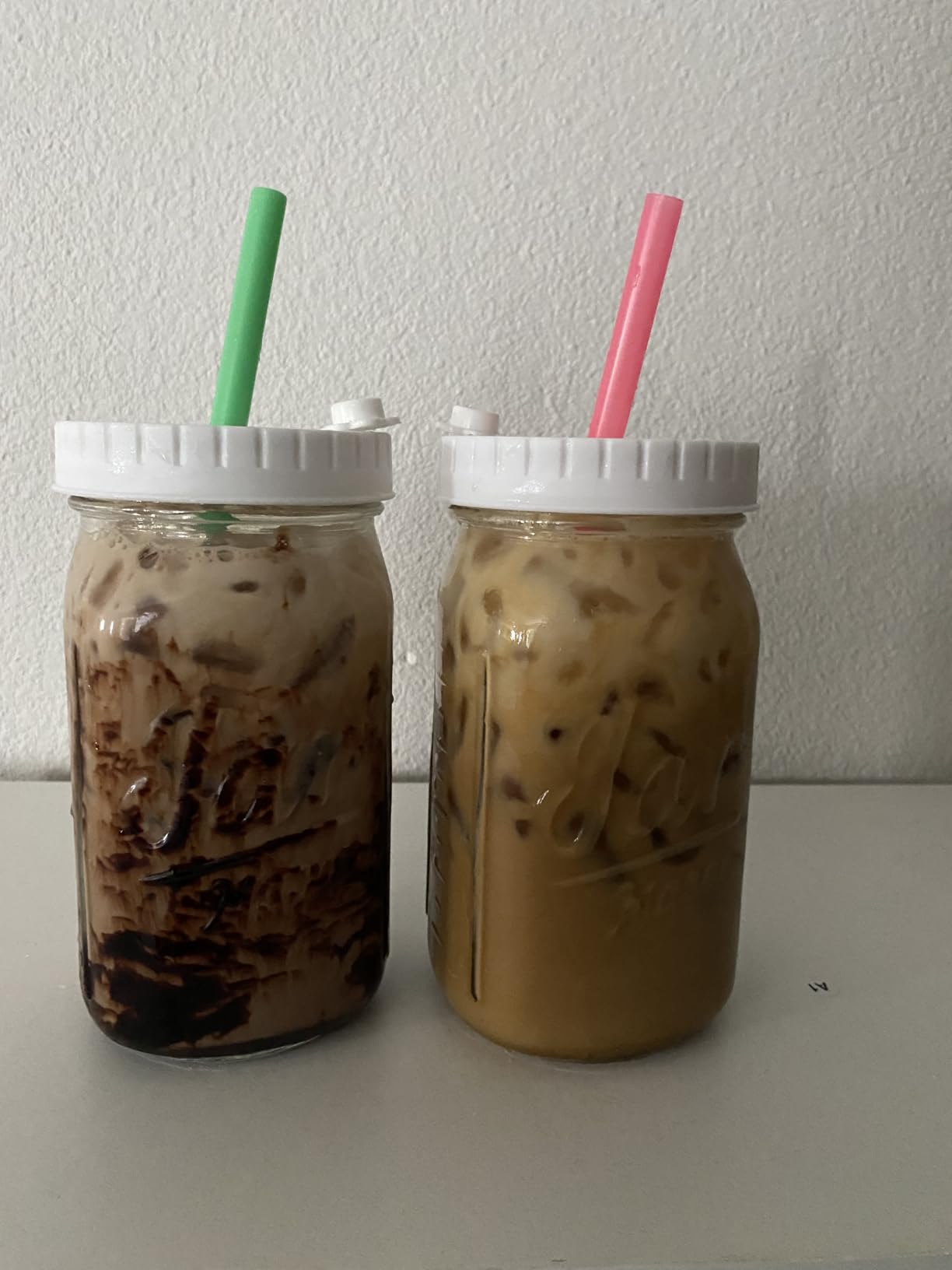 Mapoxy 6-Pack Mason Jars Cups with Plastic Lids & Straws, 32oz Wide Mouth Glass Cups with Leak-proof Plastic Lids, Reusable Drinking Jars for Juices, Smoothies, Iced Coffee & Food Storage customer photo 2