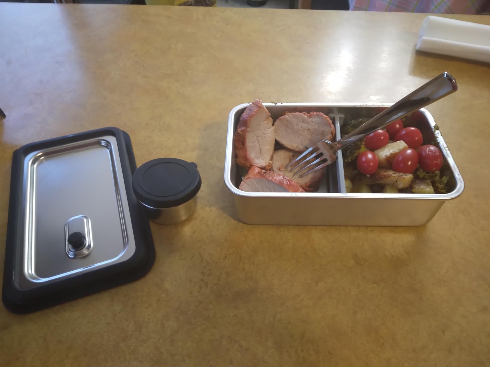 Modaniam Stainless Steel Bento Box, Stainless Steel Lunch Box for Adults, 42oz, Metal Lunch Box, Lunch Containers with Compartment, Vanilla, Leak Proof customer photo 2