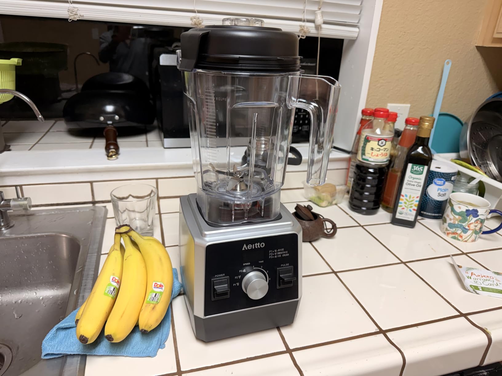 Aeitto Blenders for Kitchen with 68Oz. Large Capacity, 1800W Max Power Smoothie Blender, 3 Preset Programs & 7 Speeds, Professional Countertop Blender for Smoothies, Ice Crush, Generation2 Silver customer photo 1