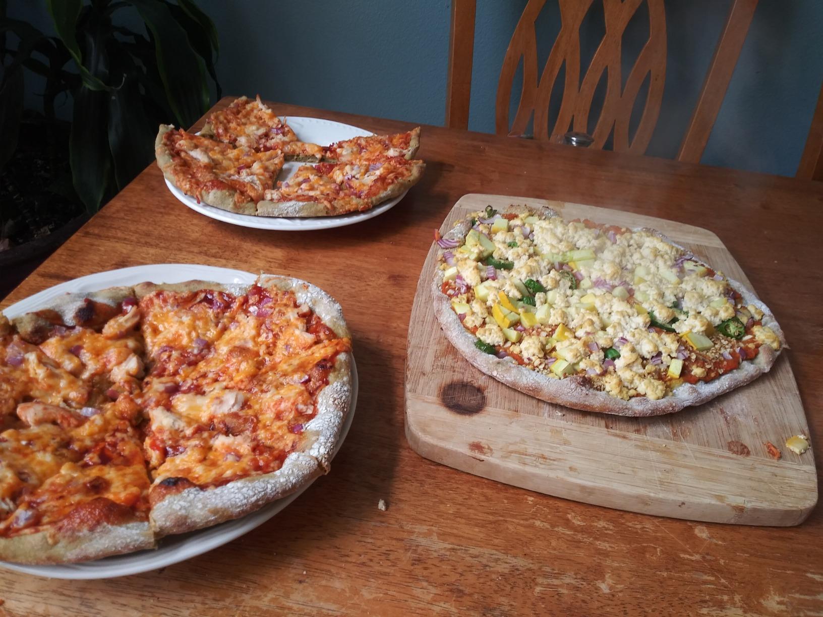 Lodge BOLD 14 Inch Seasoned Cast Iron Pizza Pan, Design-Forward Cookware customer photo 2