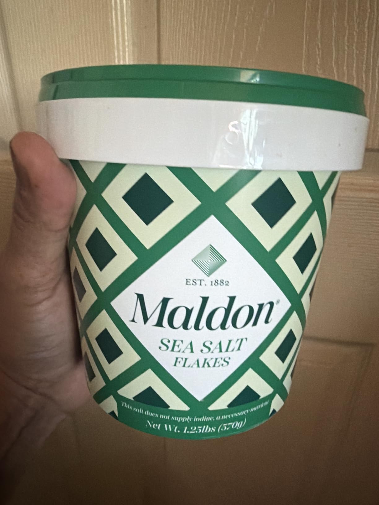 Maldon Salt, Sea Salt Flakes, 8.5 oz (240 g), Kosher, Natural, Unique Gourmet Pyramid Shaped Salt Flakes, Perfect for a Wide Range of Dishes, Hand-Harvested for Four Generations customer photo 1