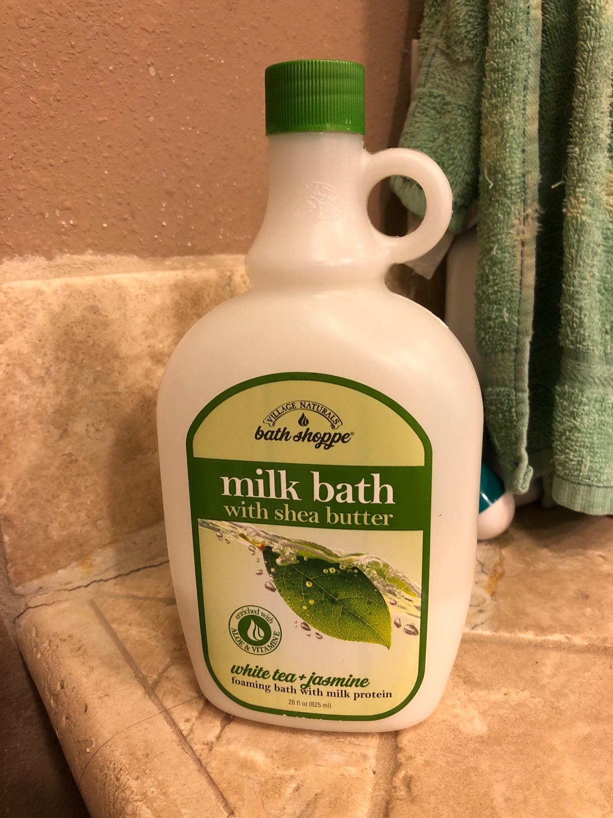Village Naturals Bath Shoppe White Tea Milk Bath 28 fl oz customer photo 1